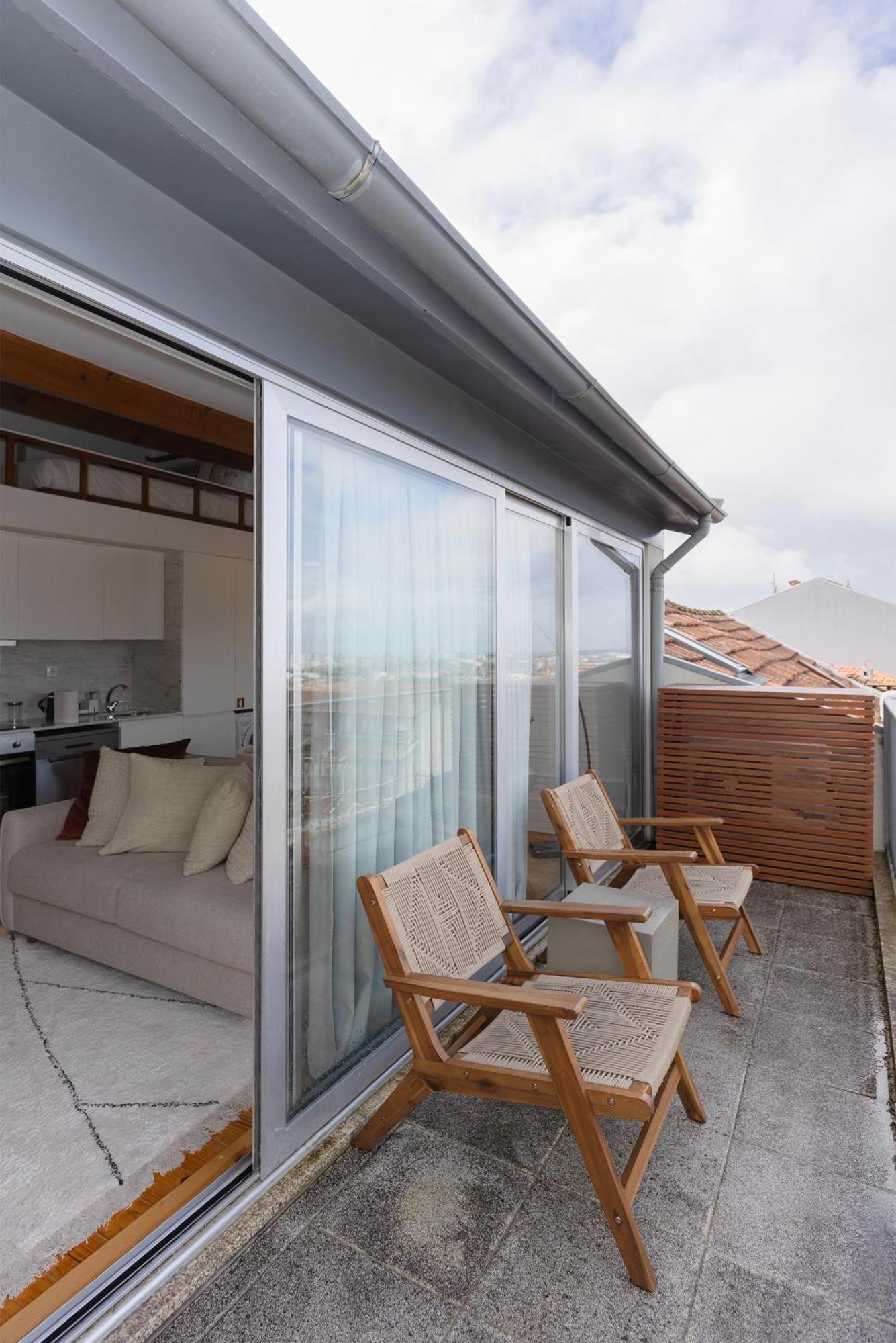 Apartment Liiiving In - Mezzanine Delight Balcony *