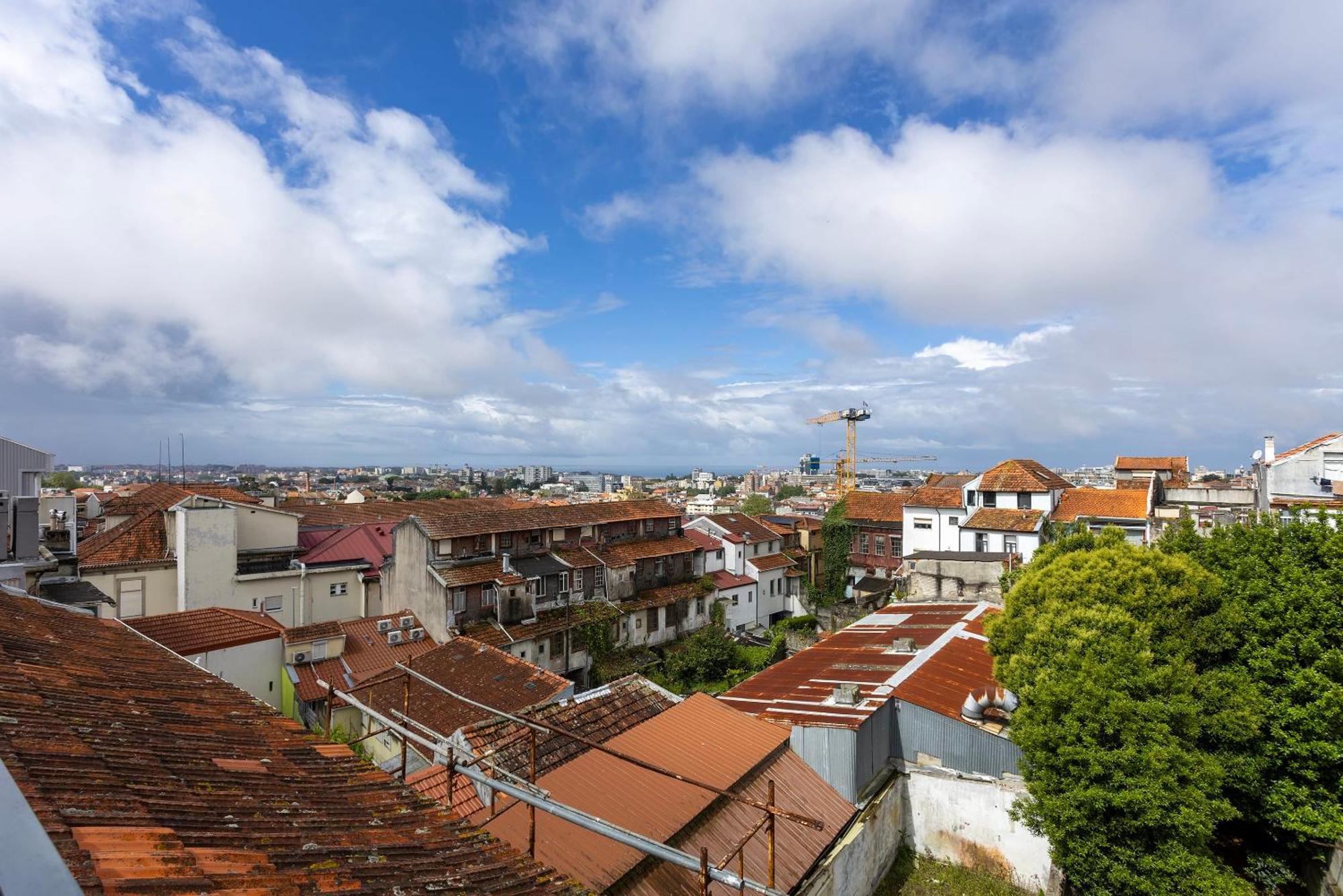 Liiiving In - Mezzanine Delight Balcony Porto