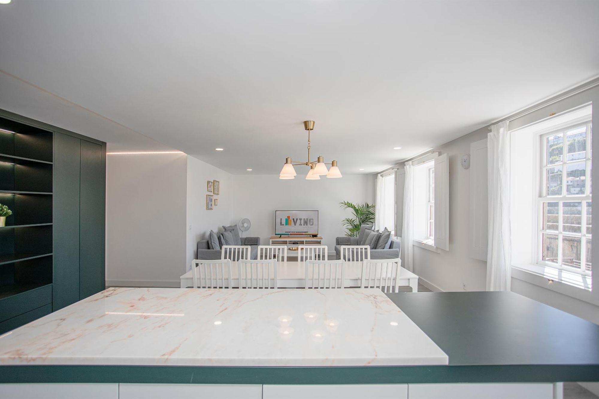 Liiiving In - Ribeira Riverside Apartment *