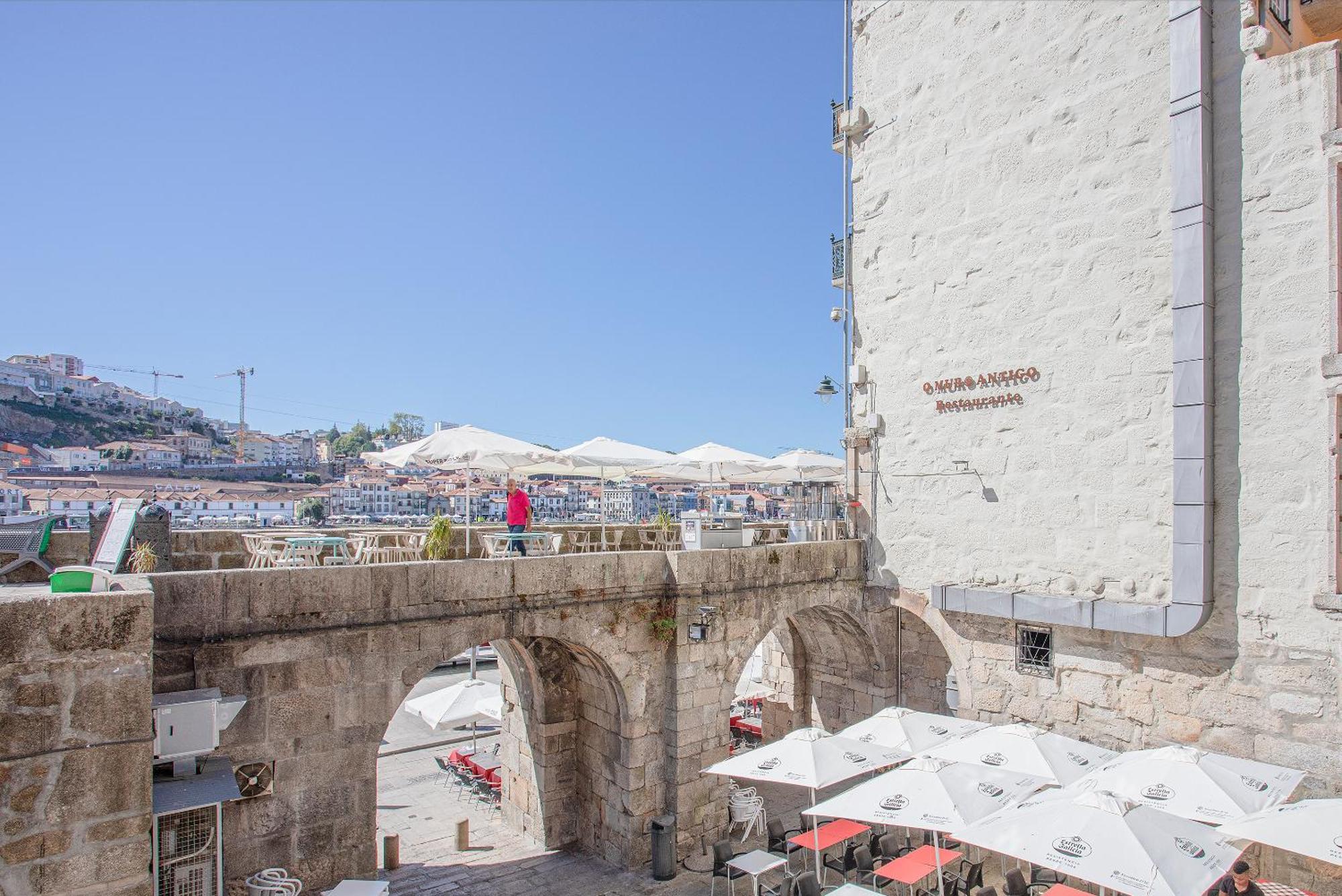 Liiiving In - Ribeira Riverside