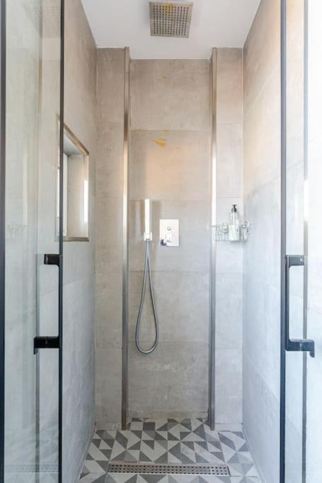 Modern Downtown Appartement
