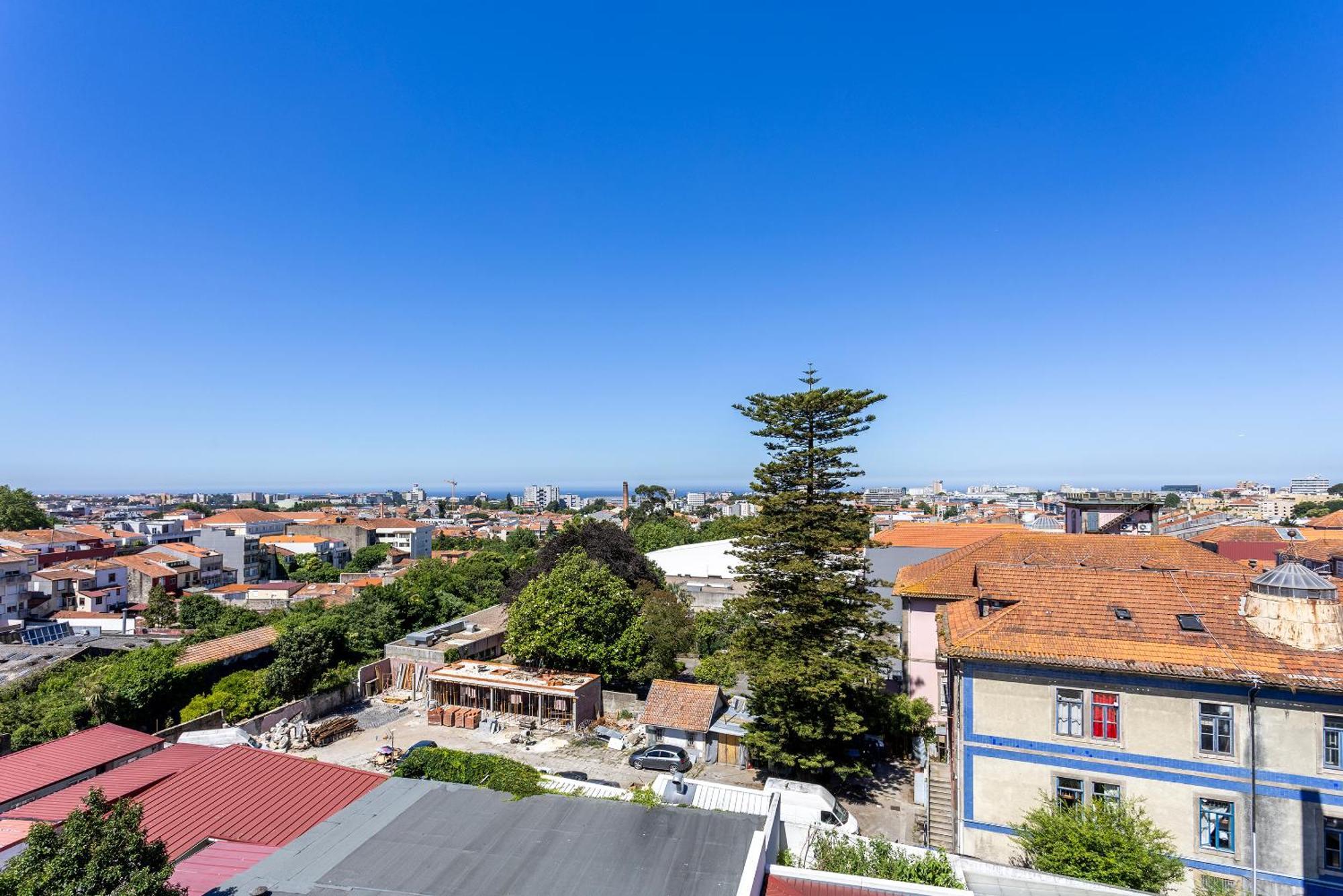 Liiiving In - View Porto