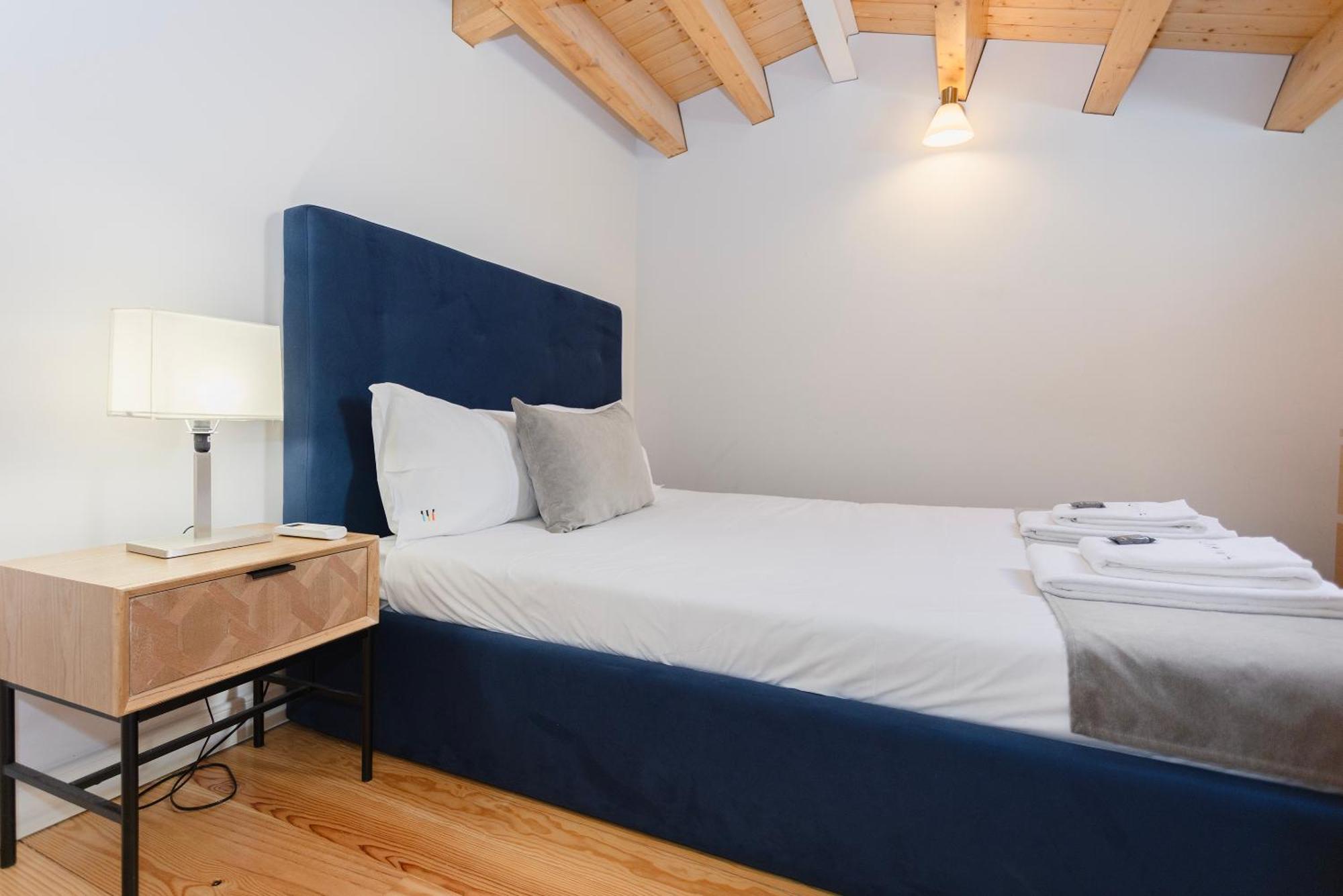 Liiiving In - View Apartment Porto