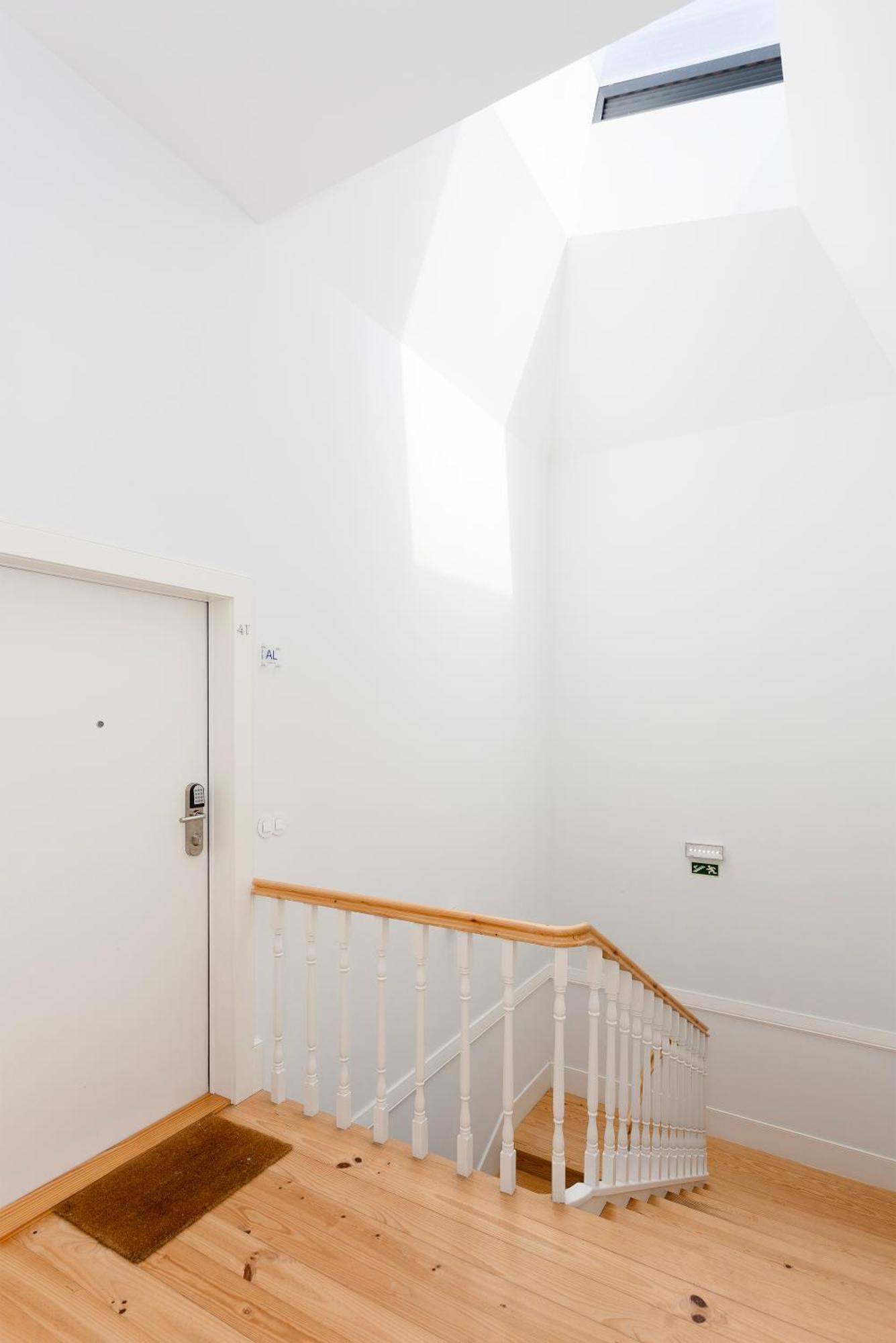 Liiiving In - View Apartment Porto