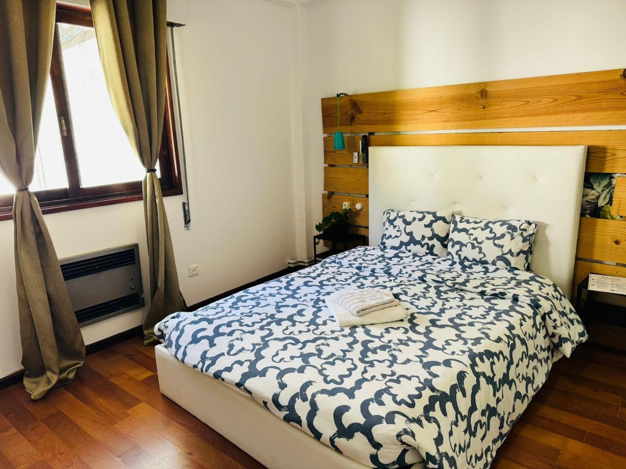 Guest house Grand Sasimi House *