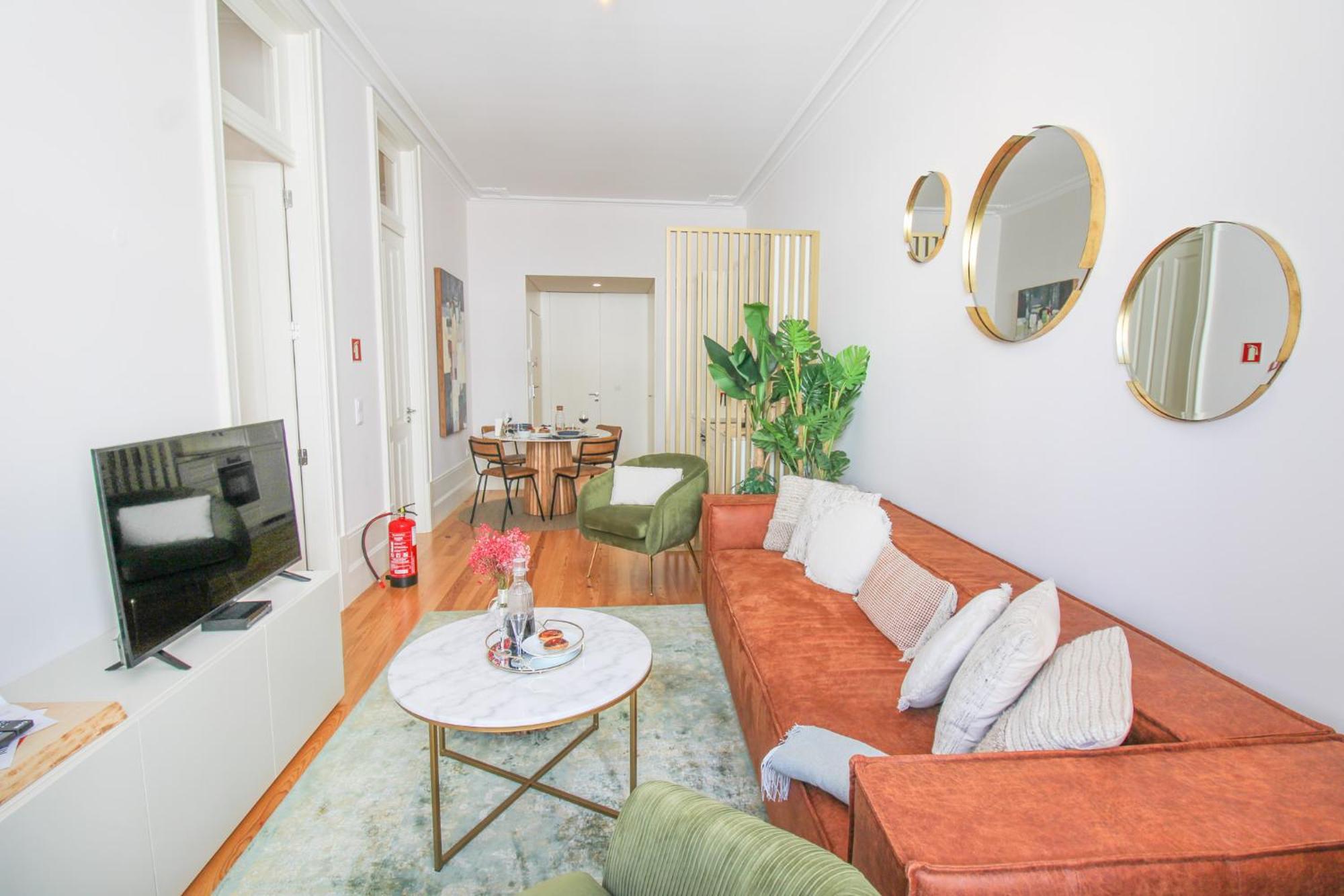 Luxurious Flat In Center By Lovelystay *