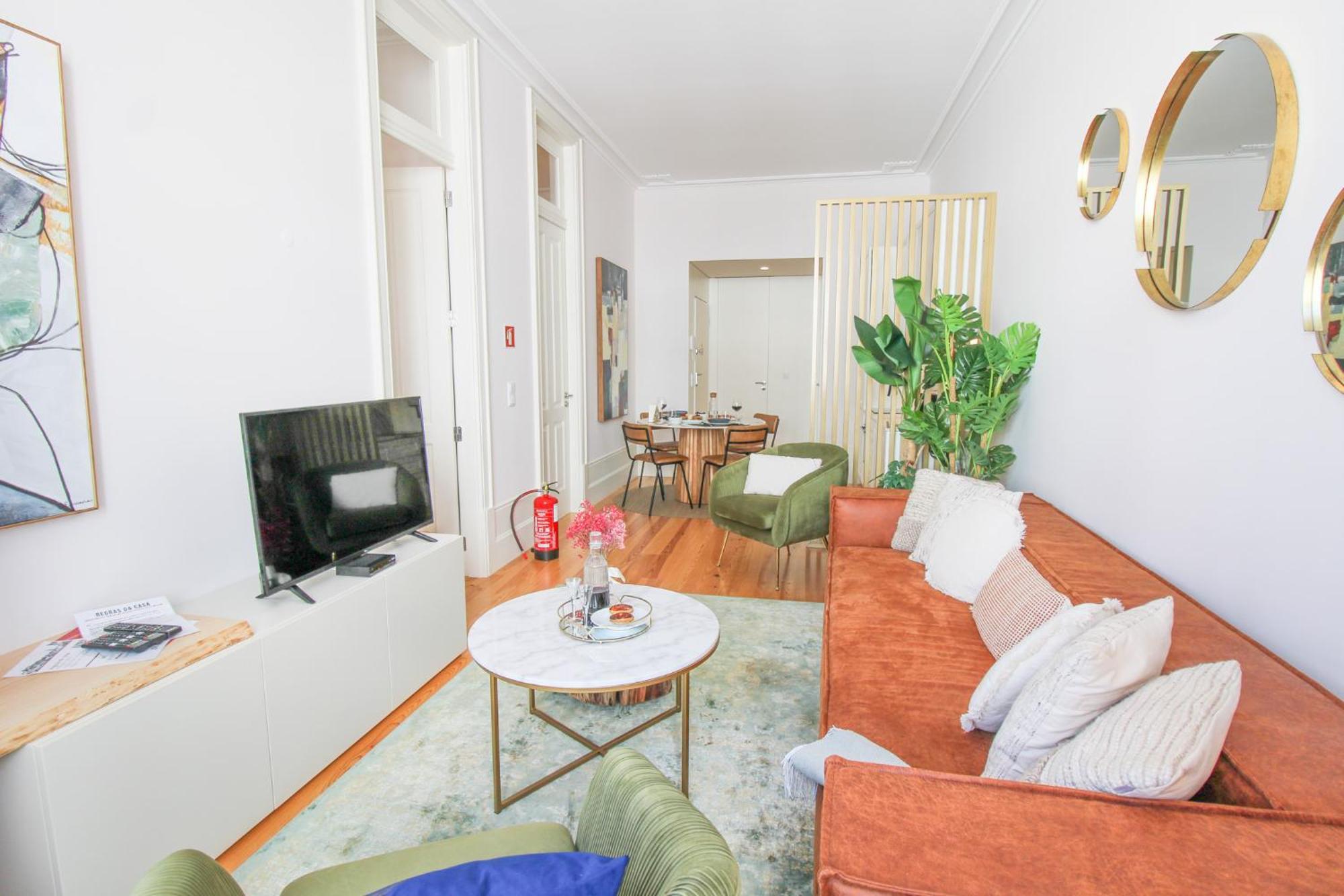 Luxurious Flat In Center By Lovelystay
