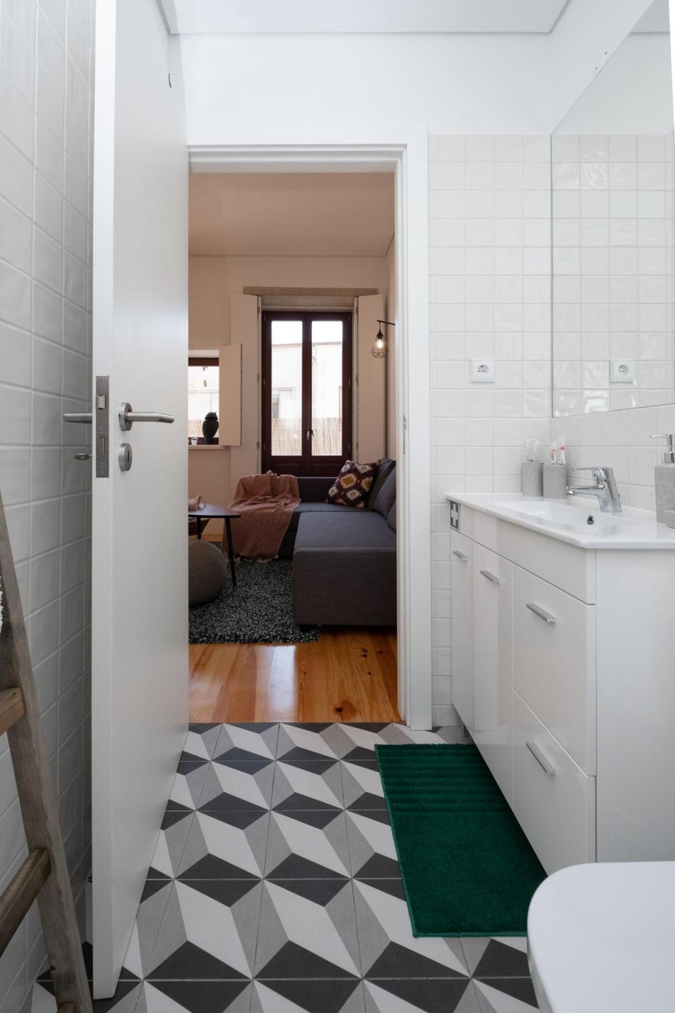 Host Wise - Sunny Downtown Apartment Porto