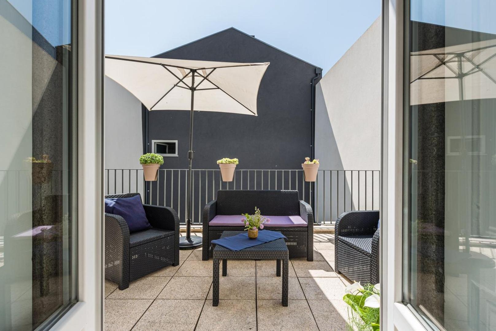 Guestready - Sunny Terrace In Downtown Apartment
