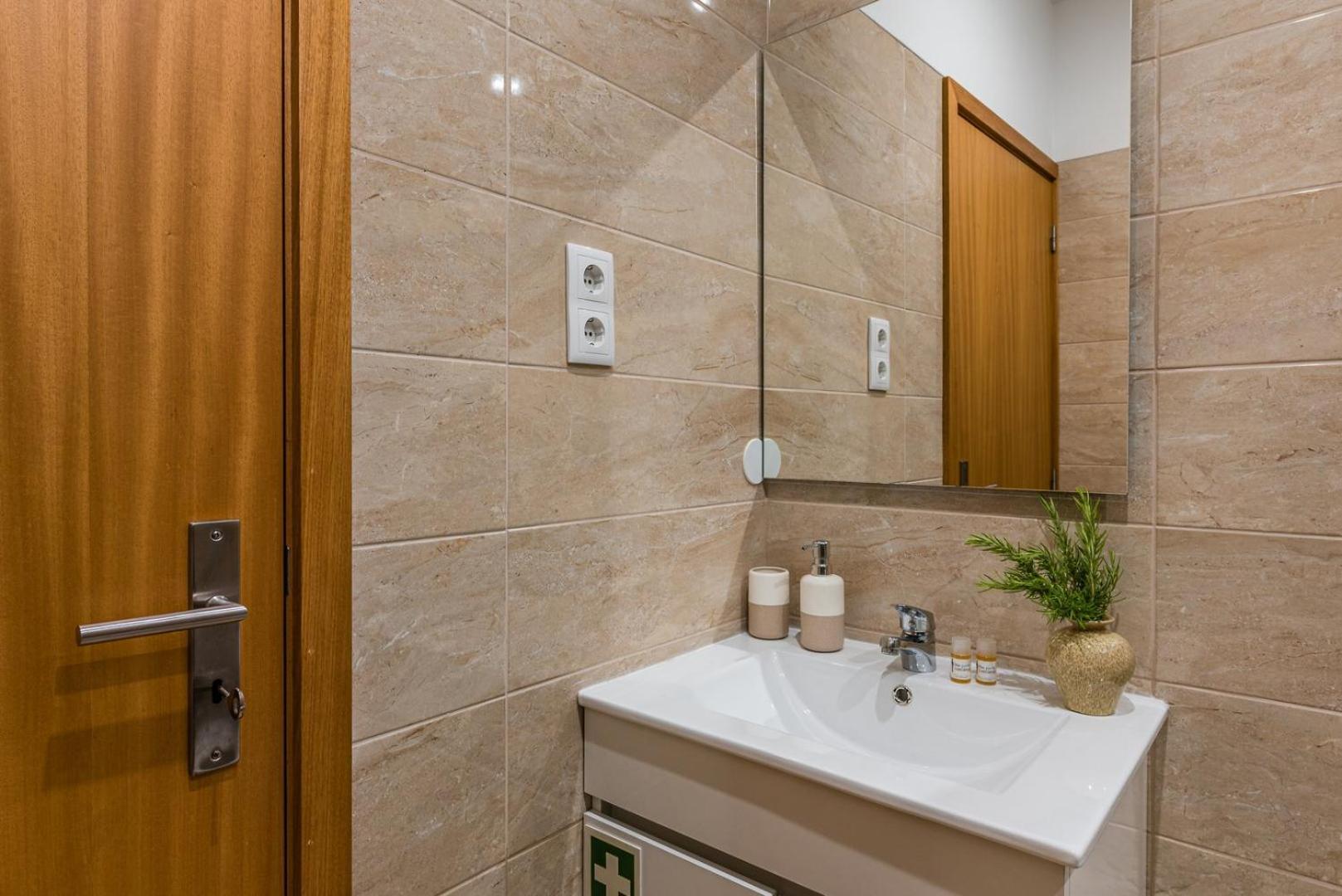 Guestready - Sunny Terrace In Downtown * Porto