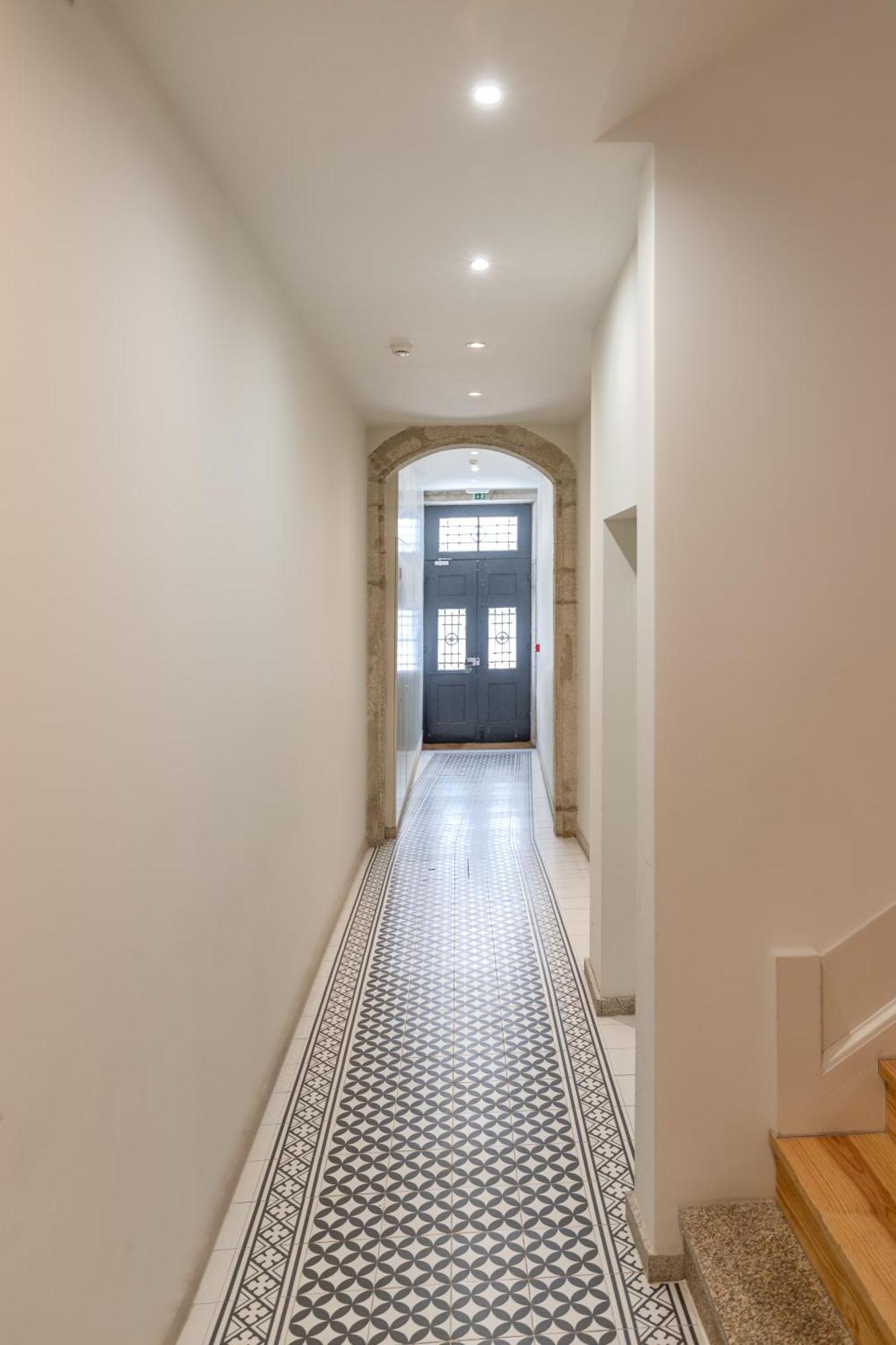 North Side Apartment *