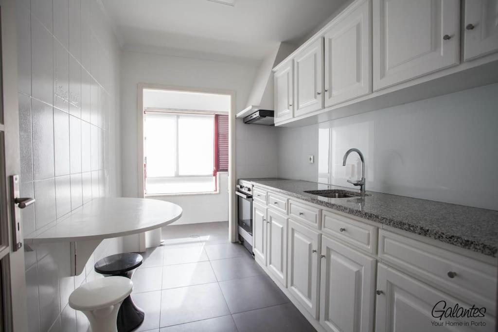 Downtown Spacious Flat In A Calm Street