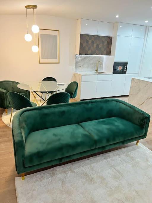 Penthouse Lux