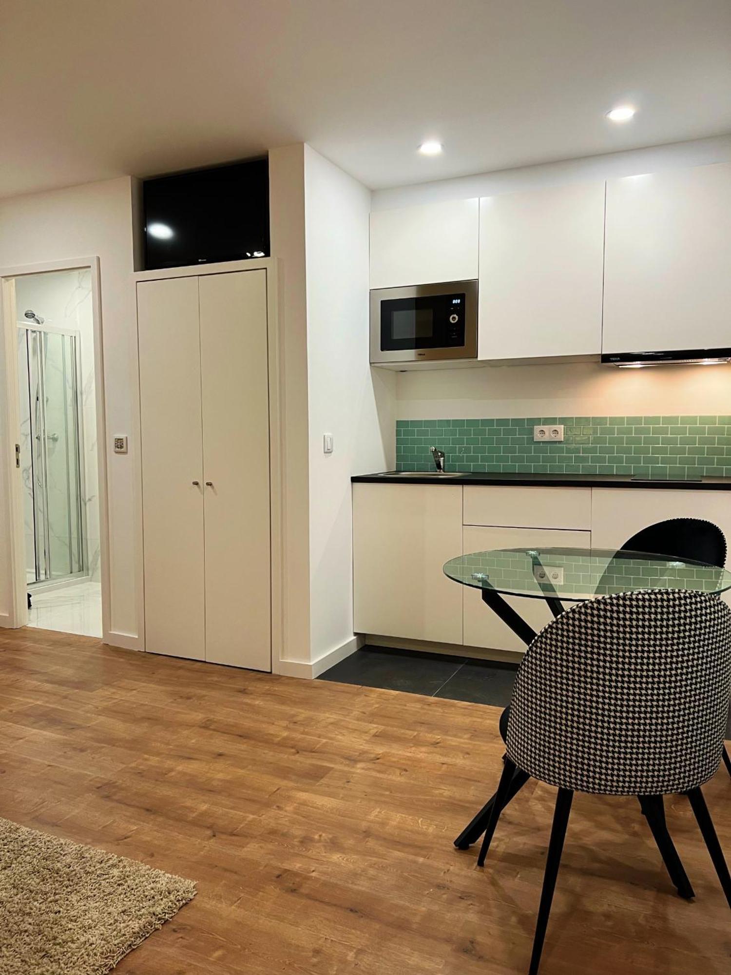 Apartment Ii *