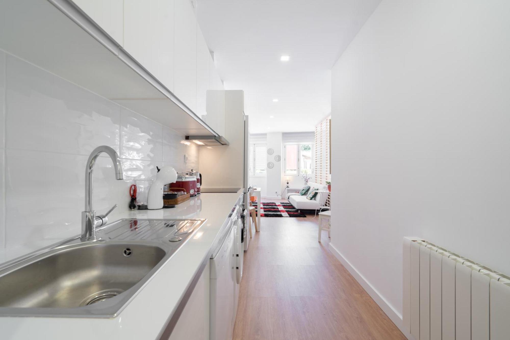 Host Wise - Modern Bright Apartment Porto