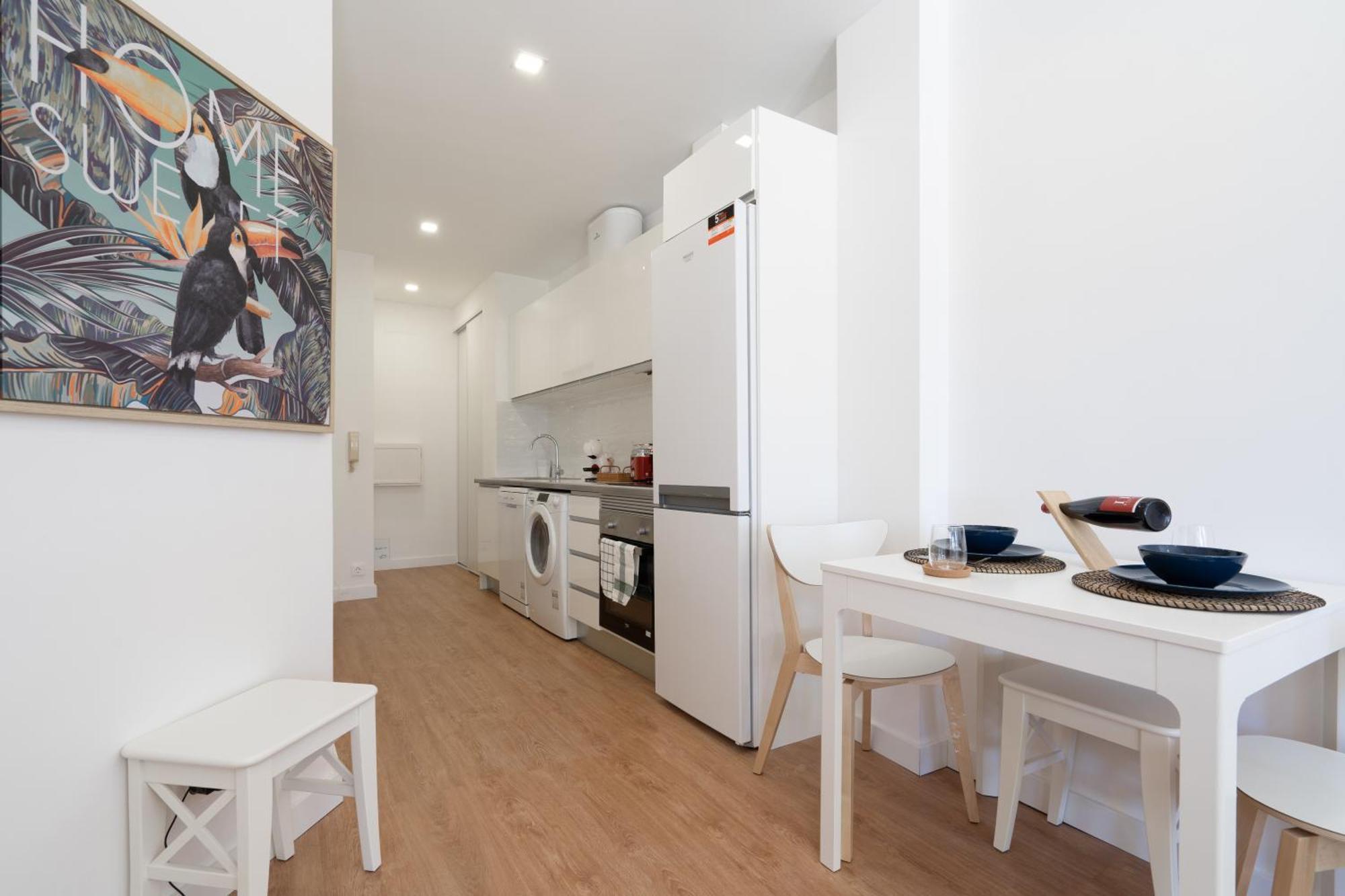Host Wise - Modern Bright Apartment Porto