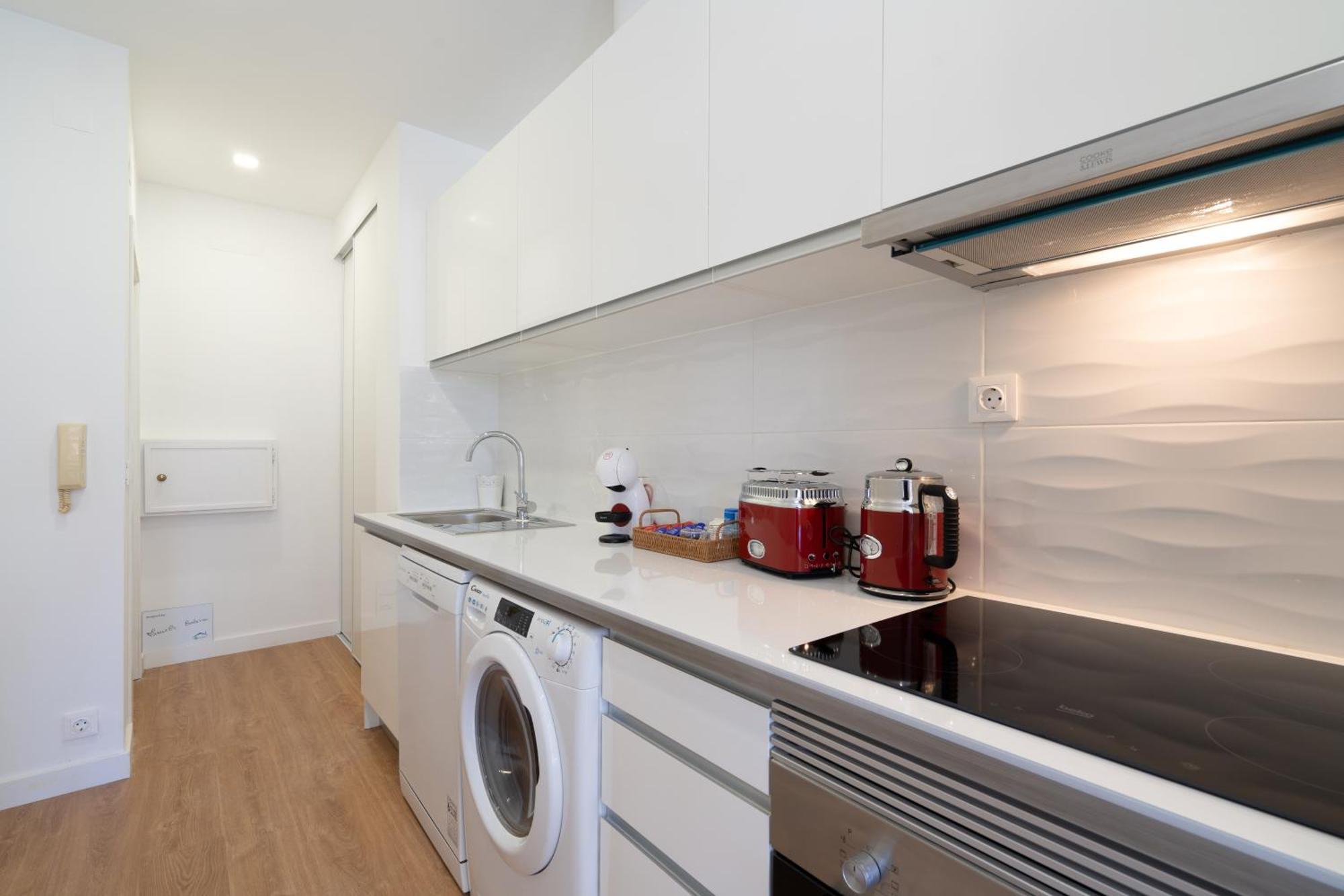 Host Wise - Modern Bright Apartment *