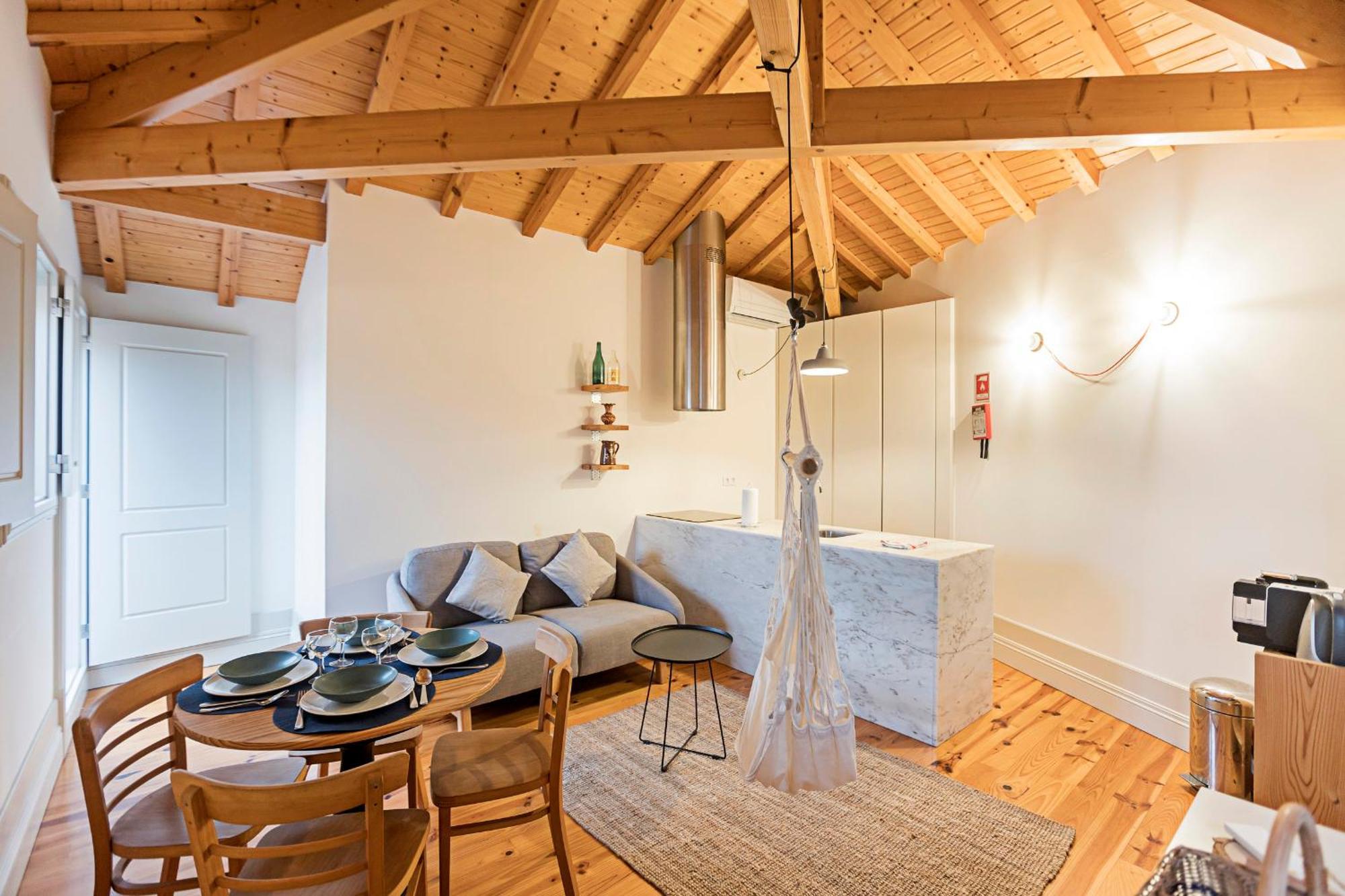 Charming Retreat With Balcony Apartment Porto