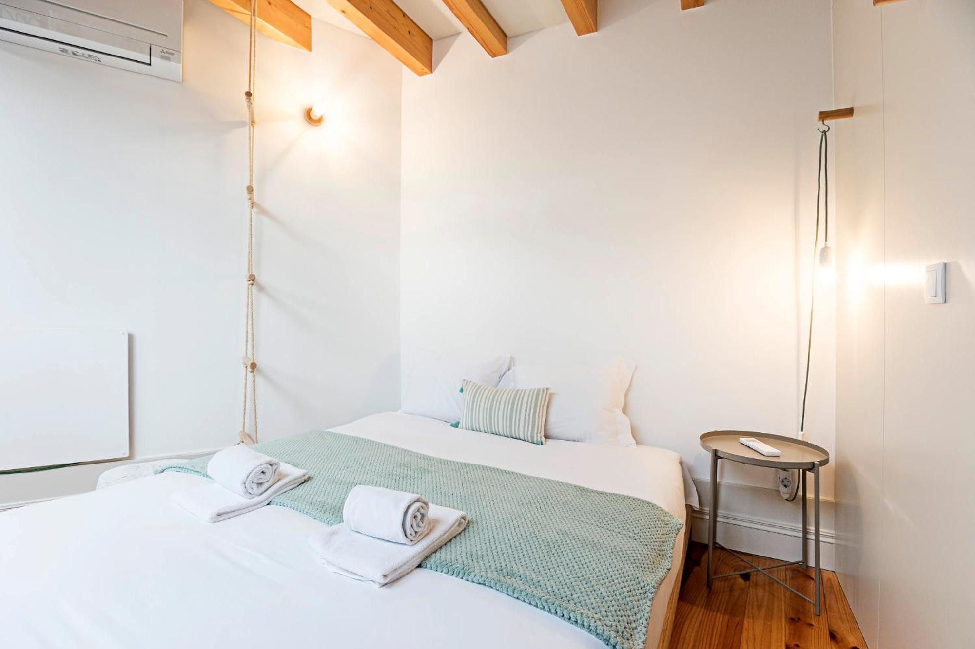 Charming Retreat With Balcony * Porto