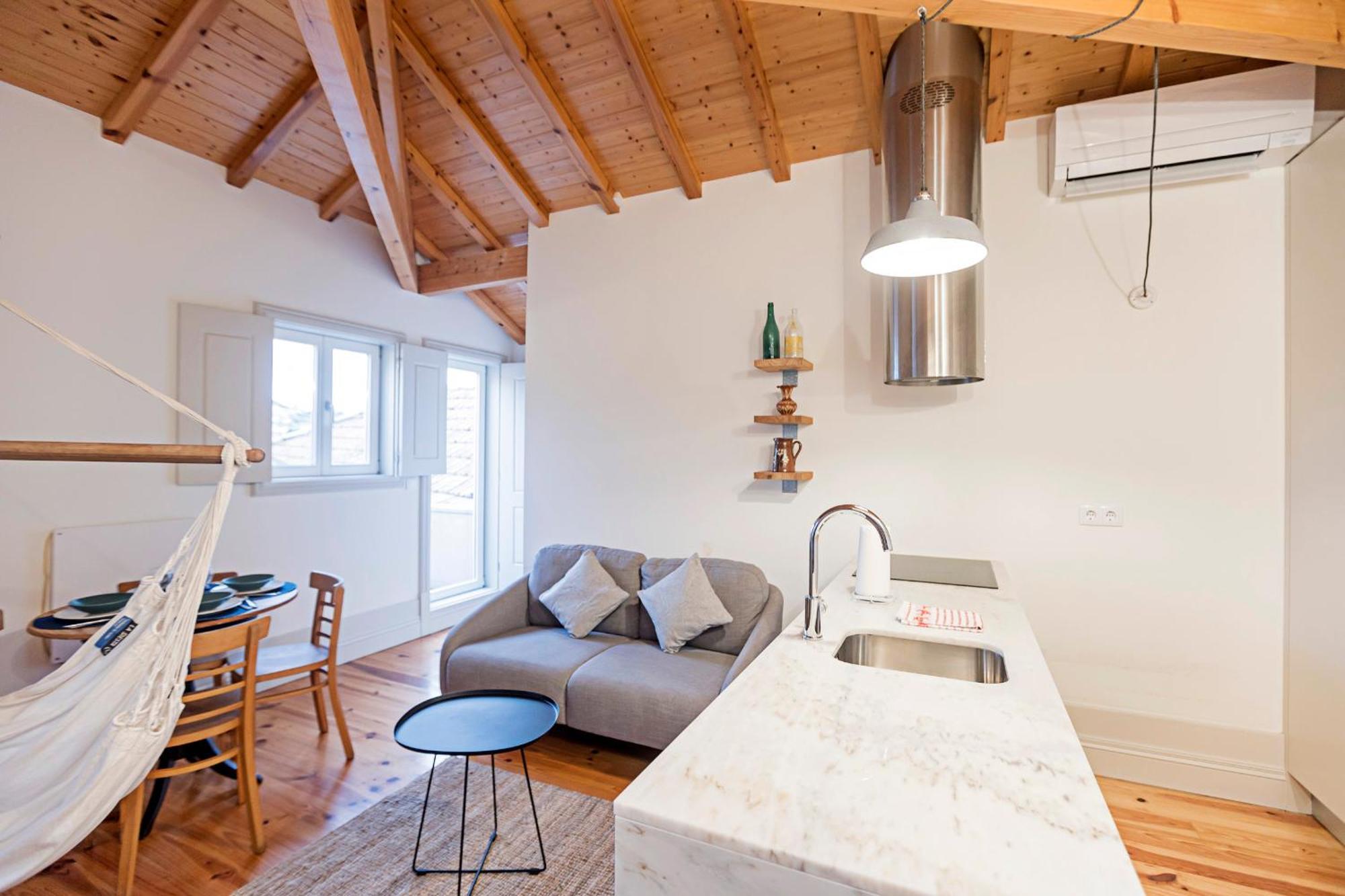 Charming Retreat With Balcony Apartment Porto