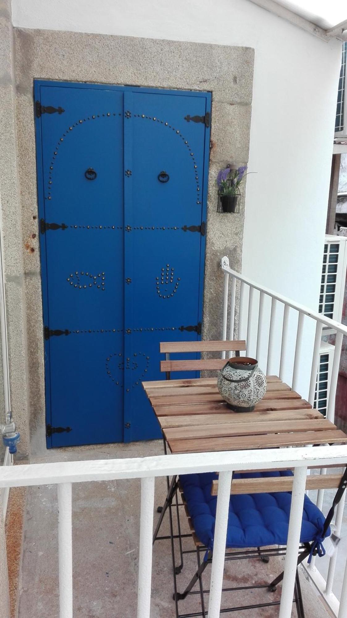 The Blue And White House Apartment *