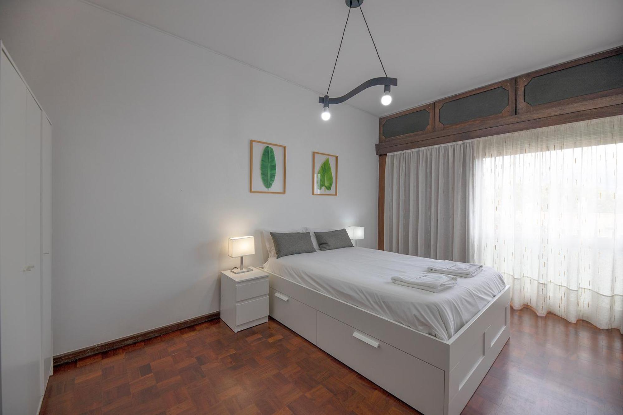 Flh Spacious With Balcony * Porto