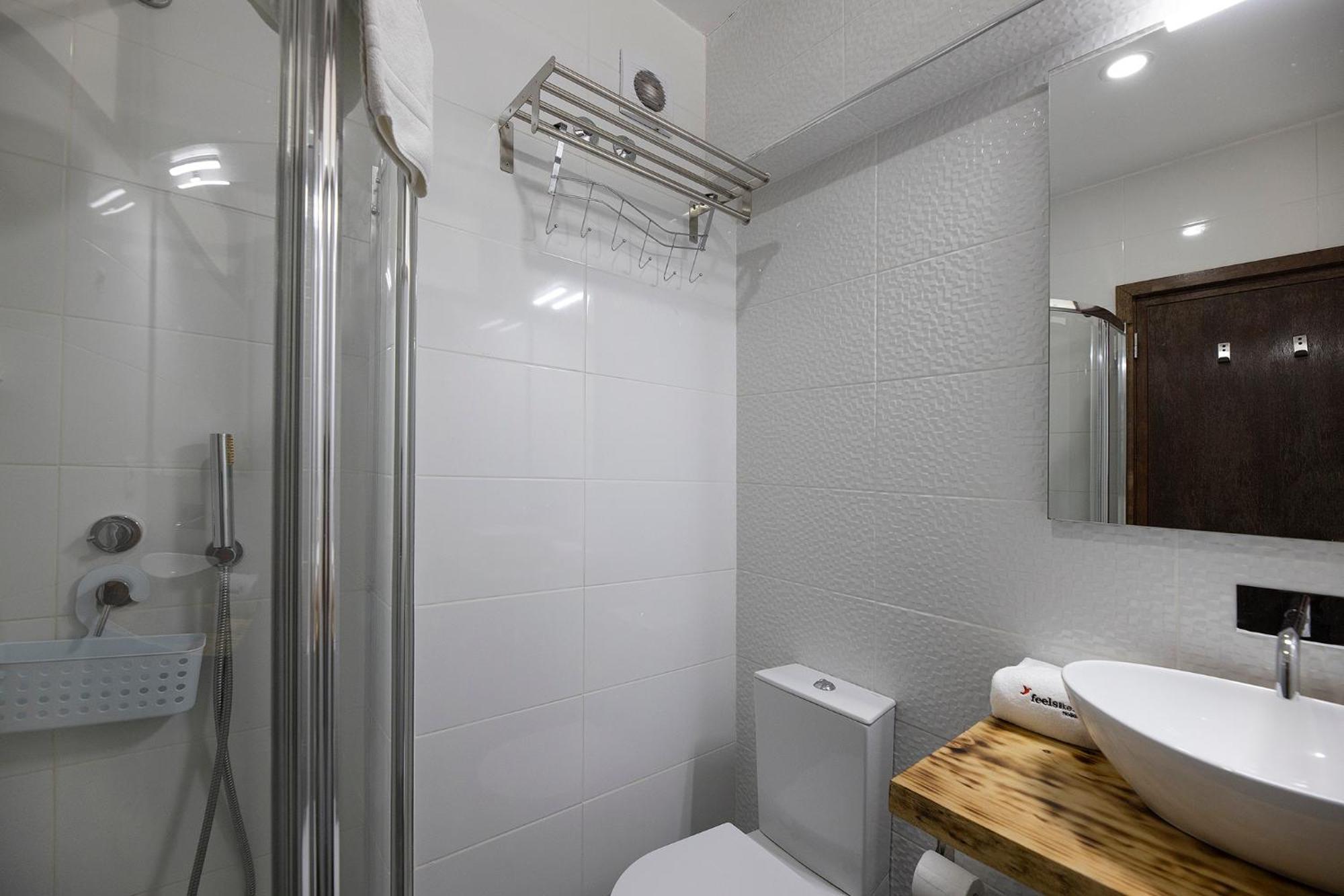 Flh Spacious With Balcony Apartment *