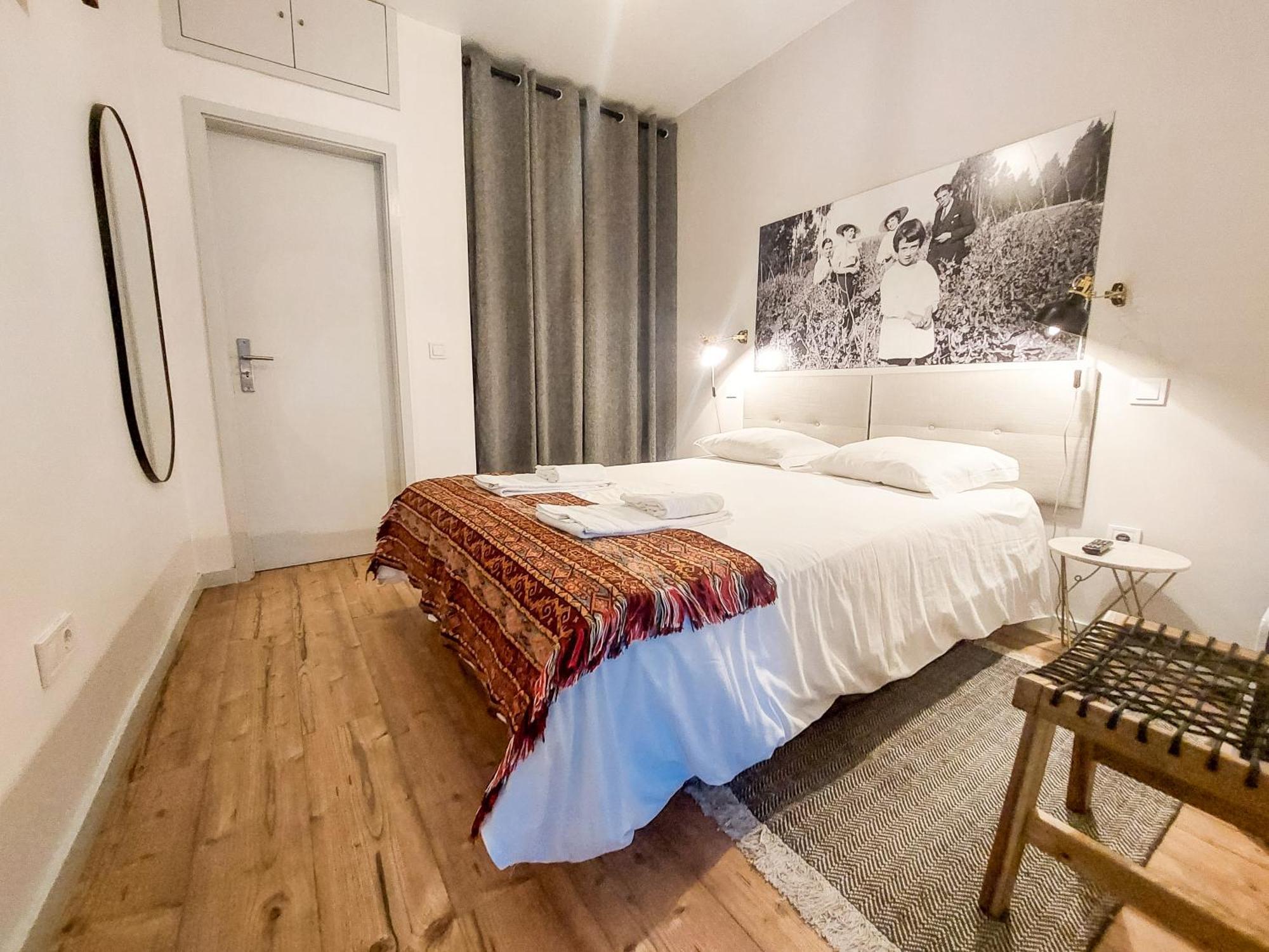 Bluetile Sol Apartment