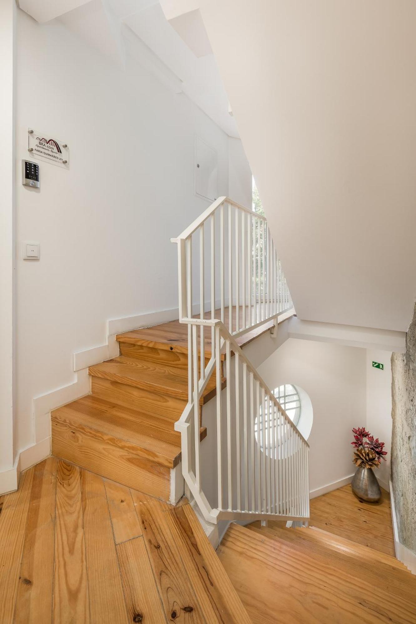 Bra.com Faria Guimaraes * Porto