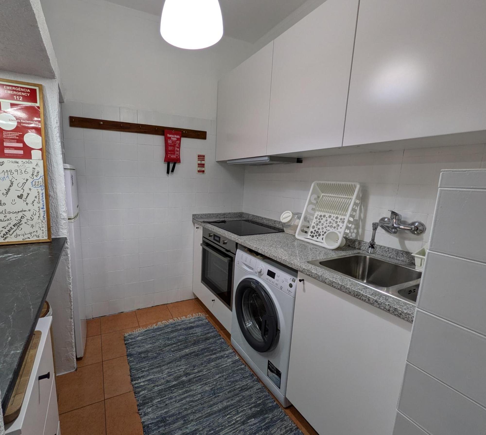 Apartment ! Free Parking Street ! Ground Floor With Washer! Porto