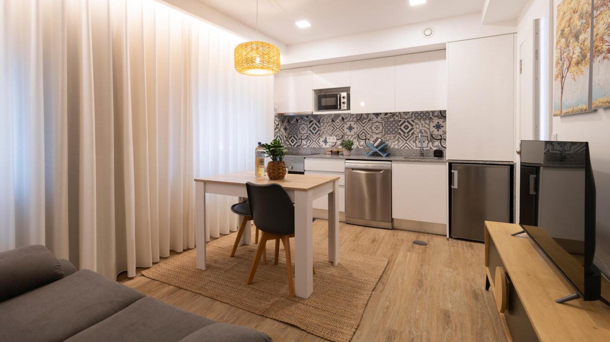 Stop & Relax - Parking Apartment Porto