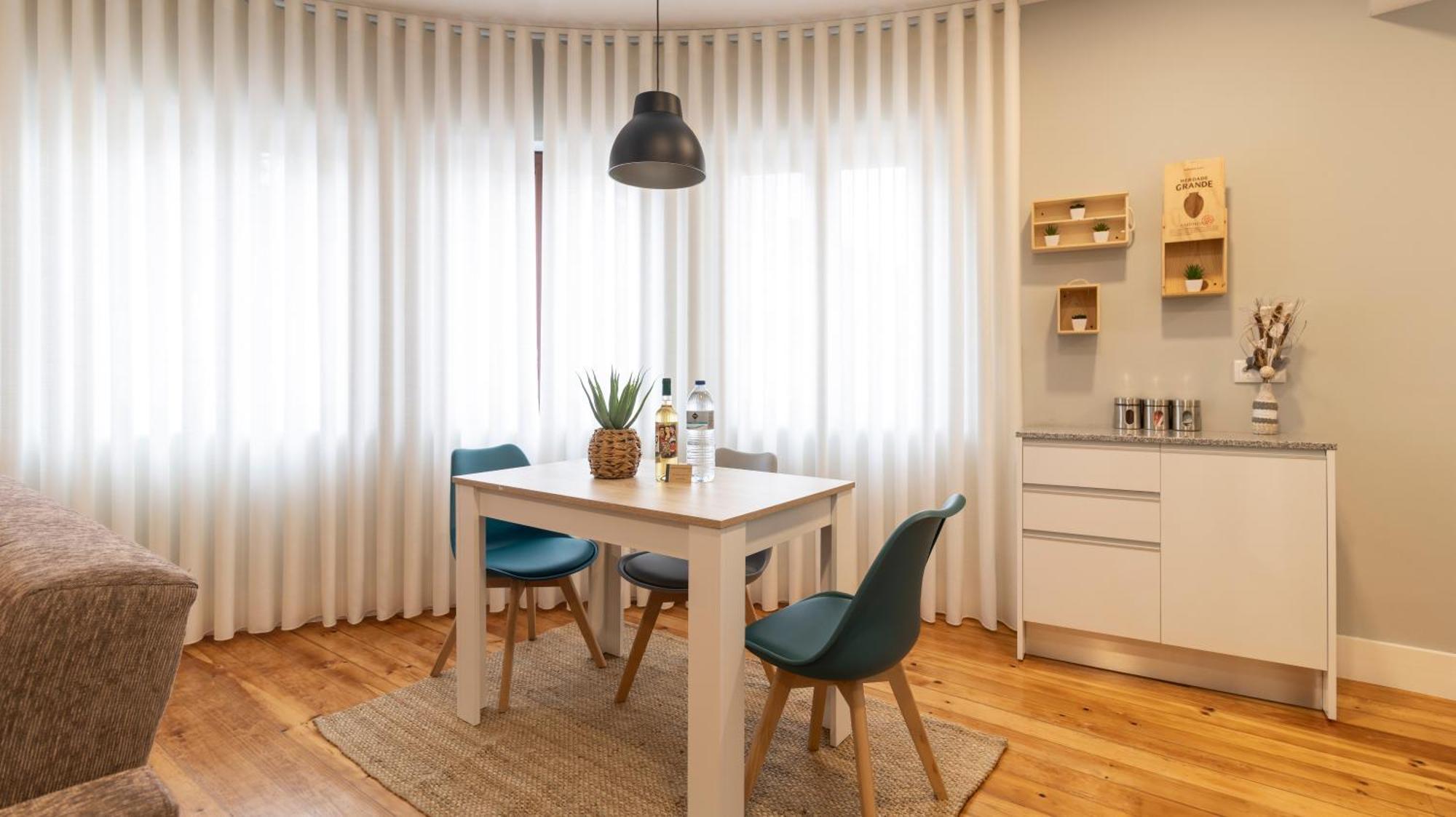 Stop & Relax - Parking Apartment Porto