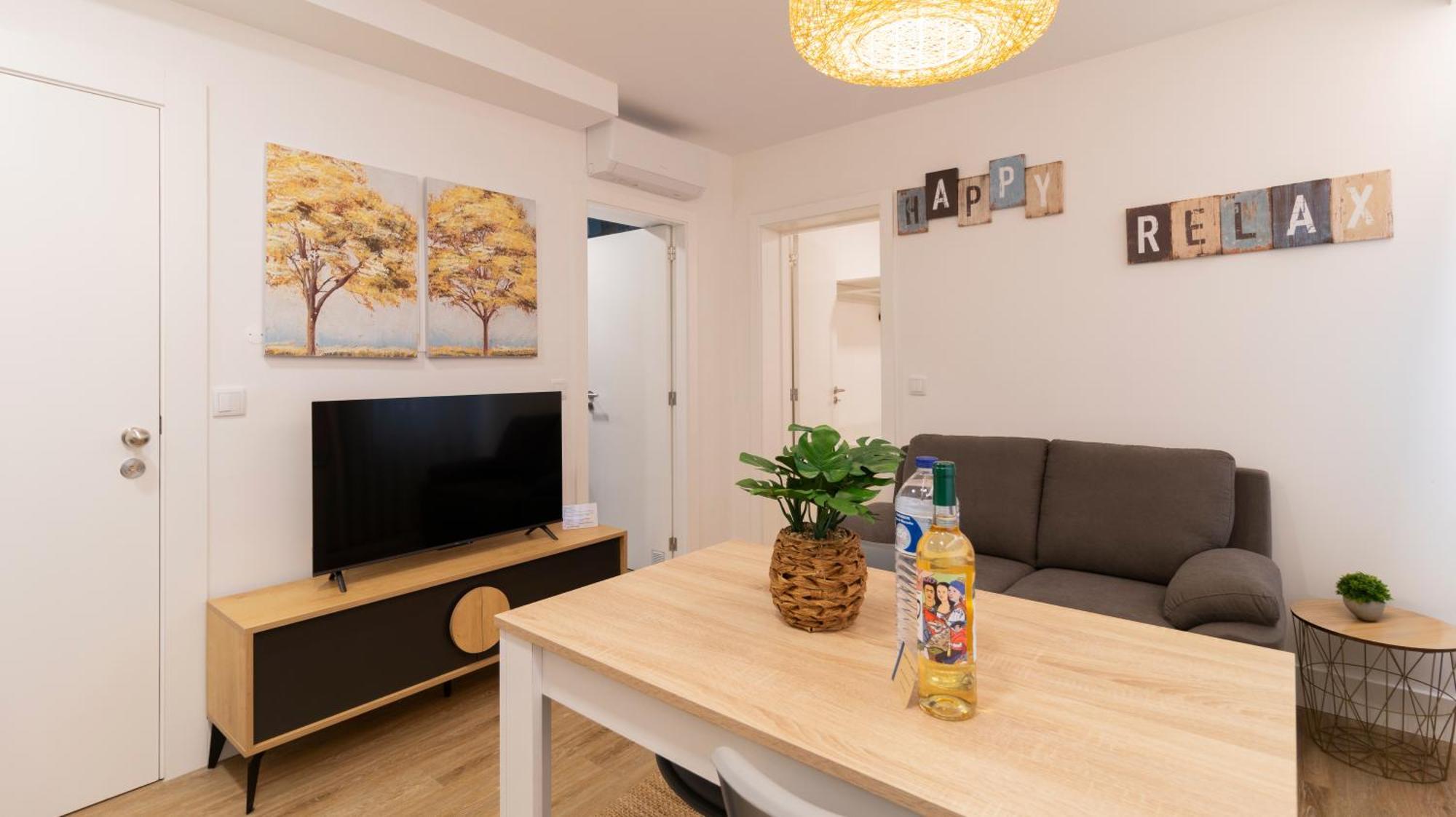 Stop & Relax - Parking Apartment