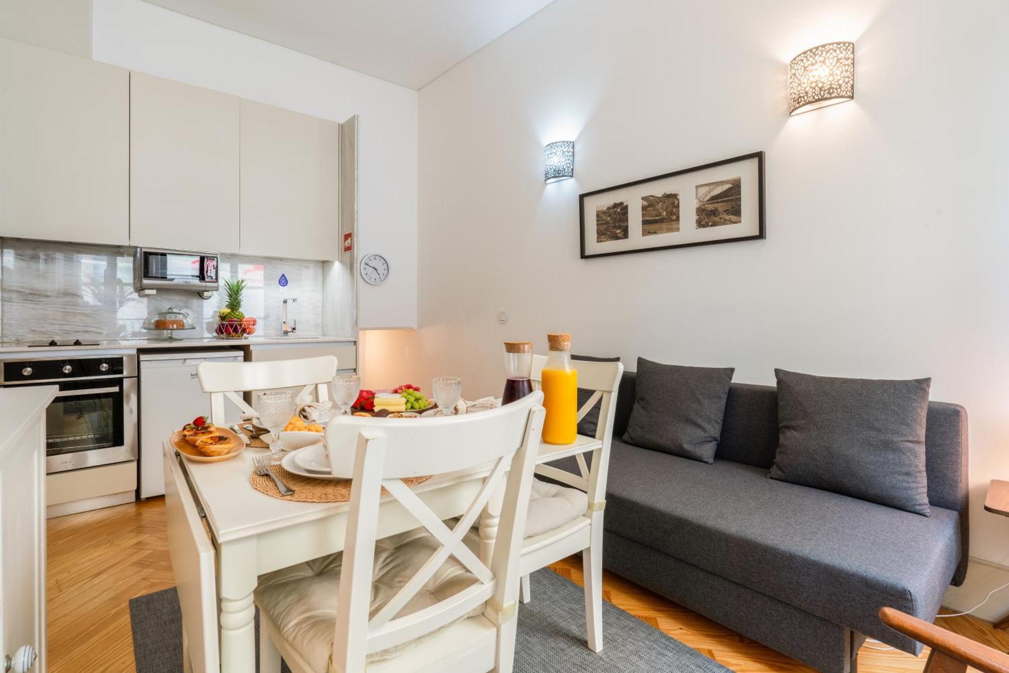 Apartment Host Wise - Colourful Cozy Flat *