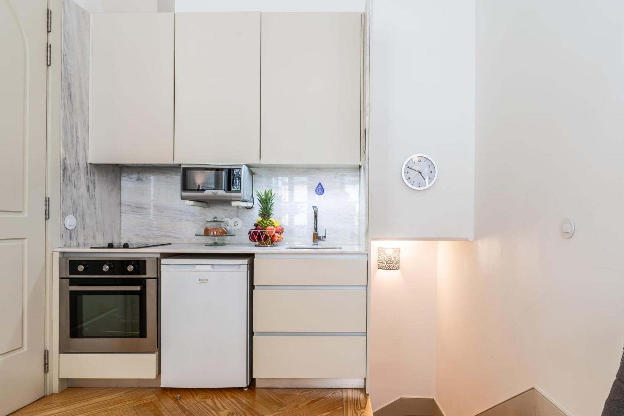 Apartment Host Wise - Colourful Cozy Flat *