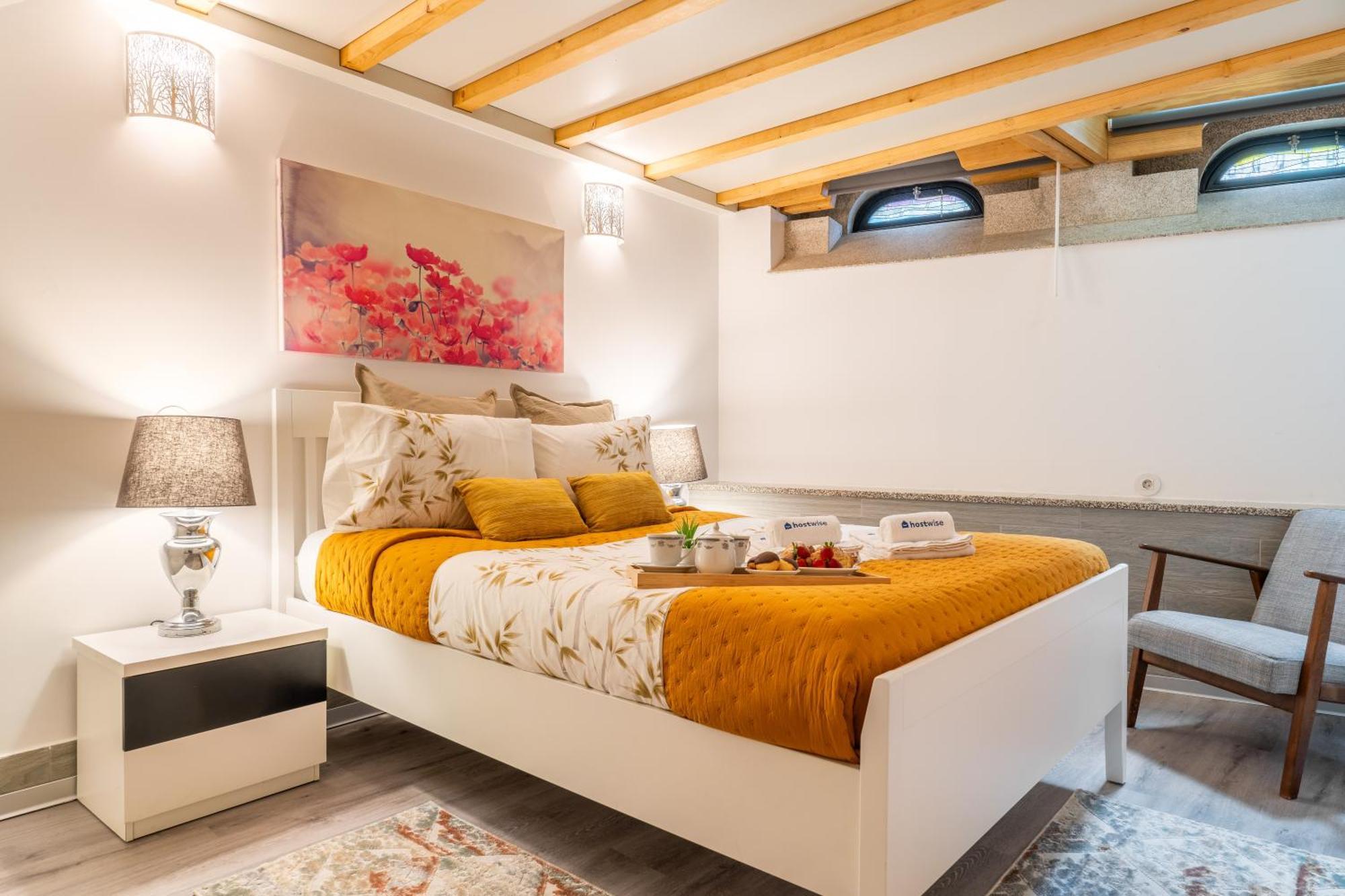 Host Wise - Colourful Cozy Flat *