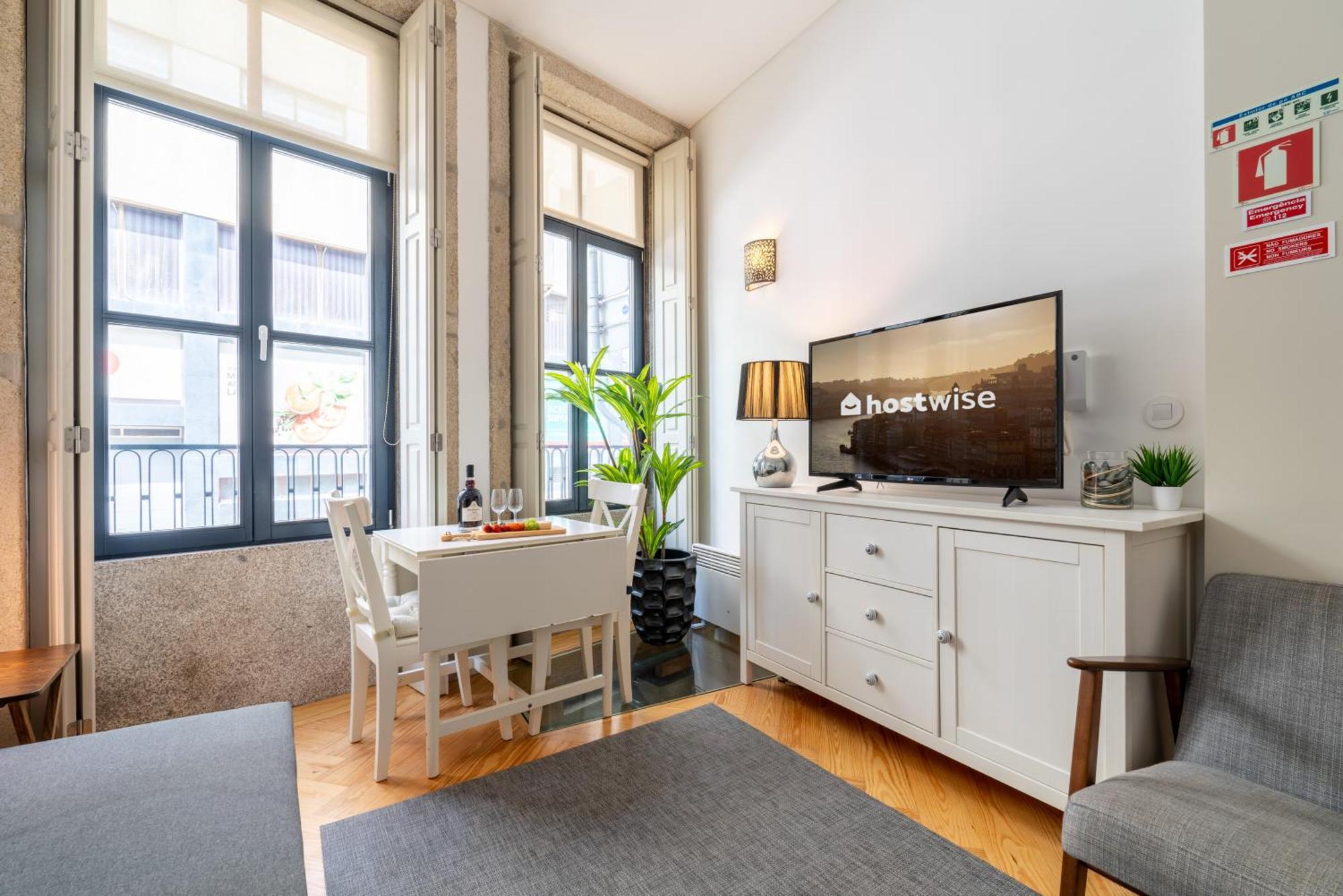 Apartment Host Wise - Colourful Cozy Flat Porto