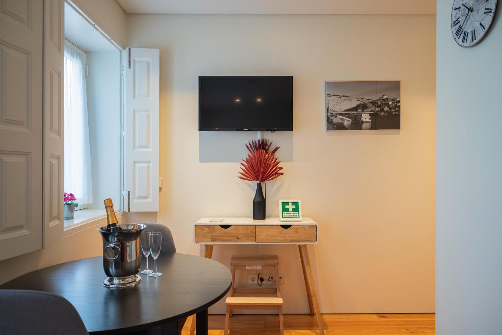 Modern Loft W Ac Downtown And Metro Apartment *