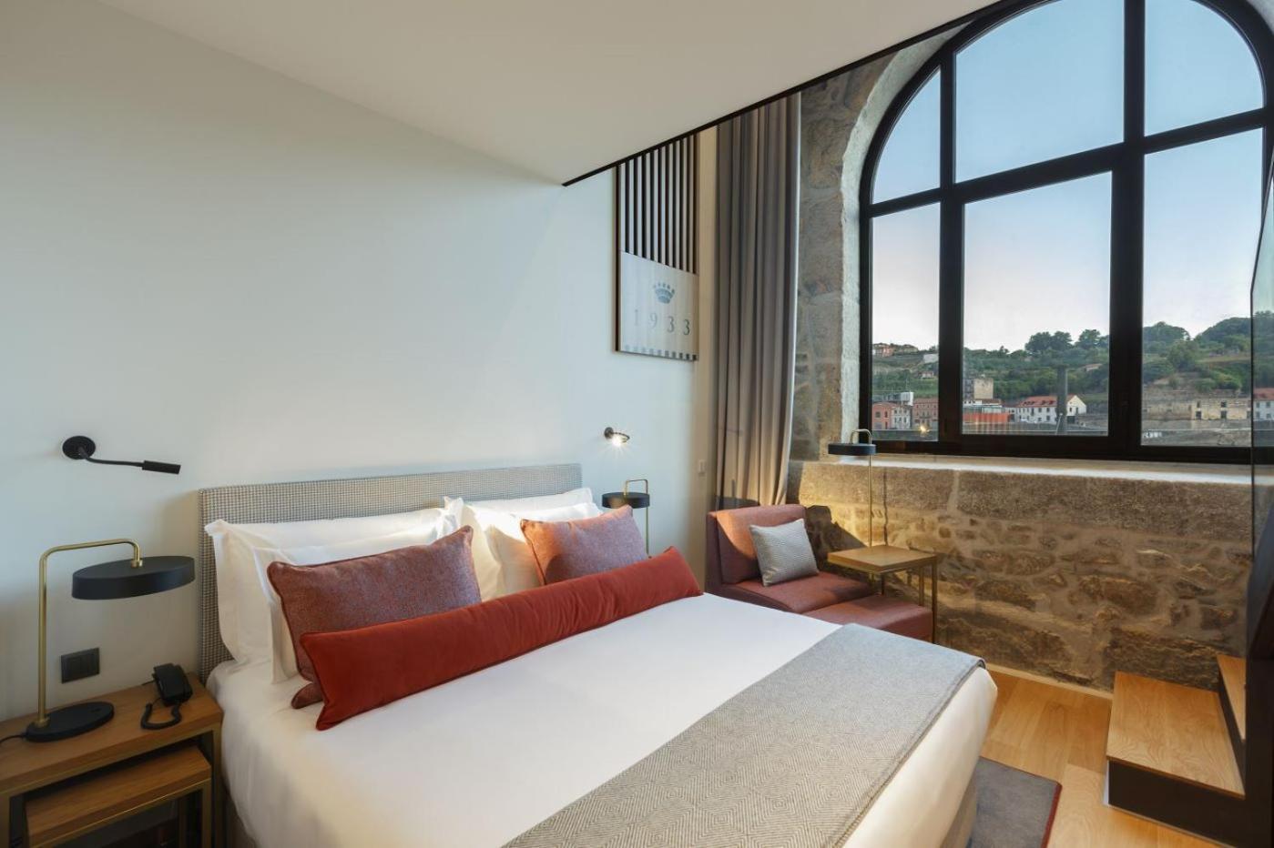 Neya Hotel
