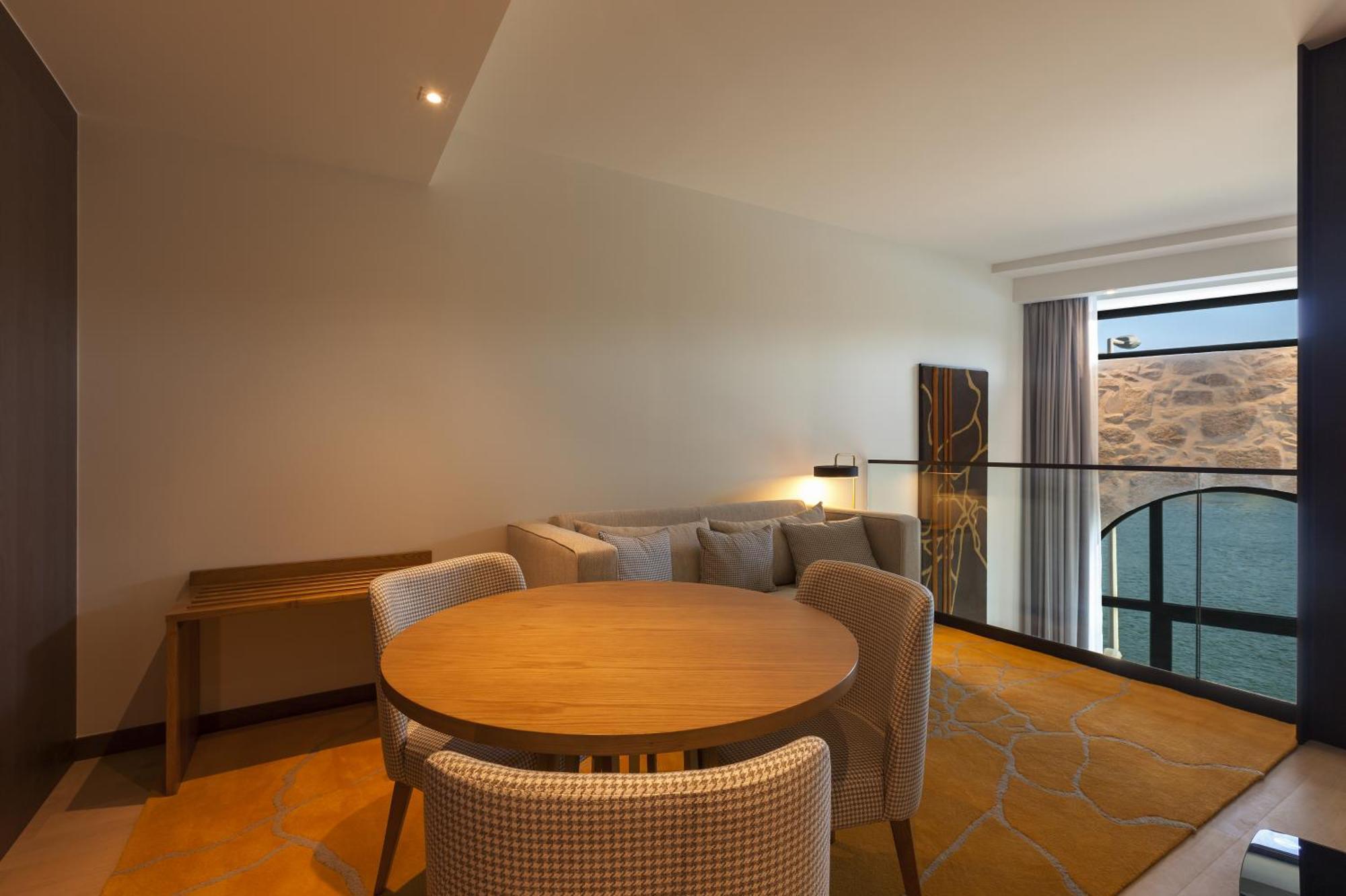 Hotel Neya 4*