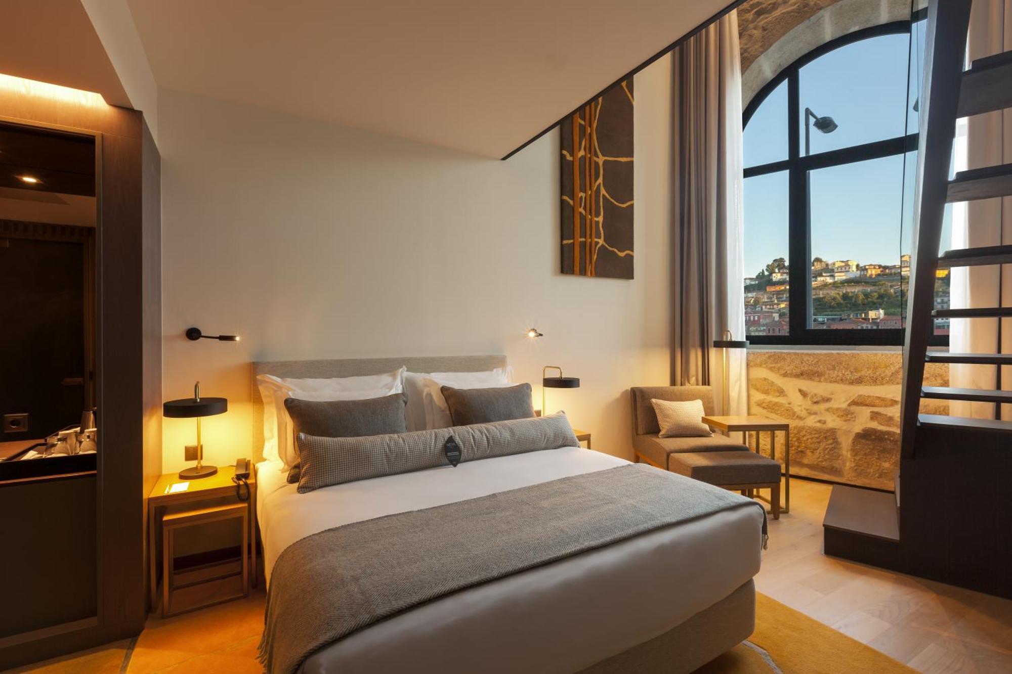 Neya Hotel 4*