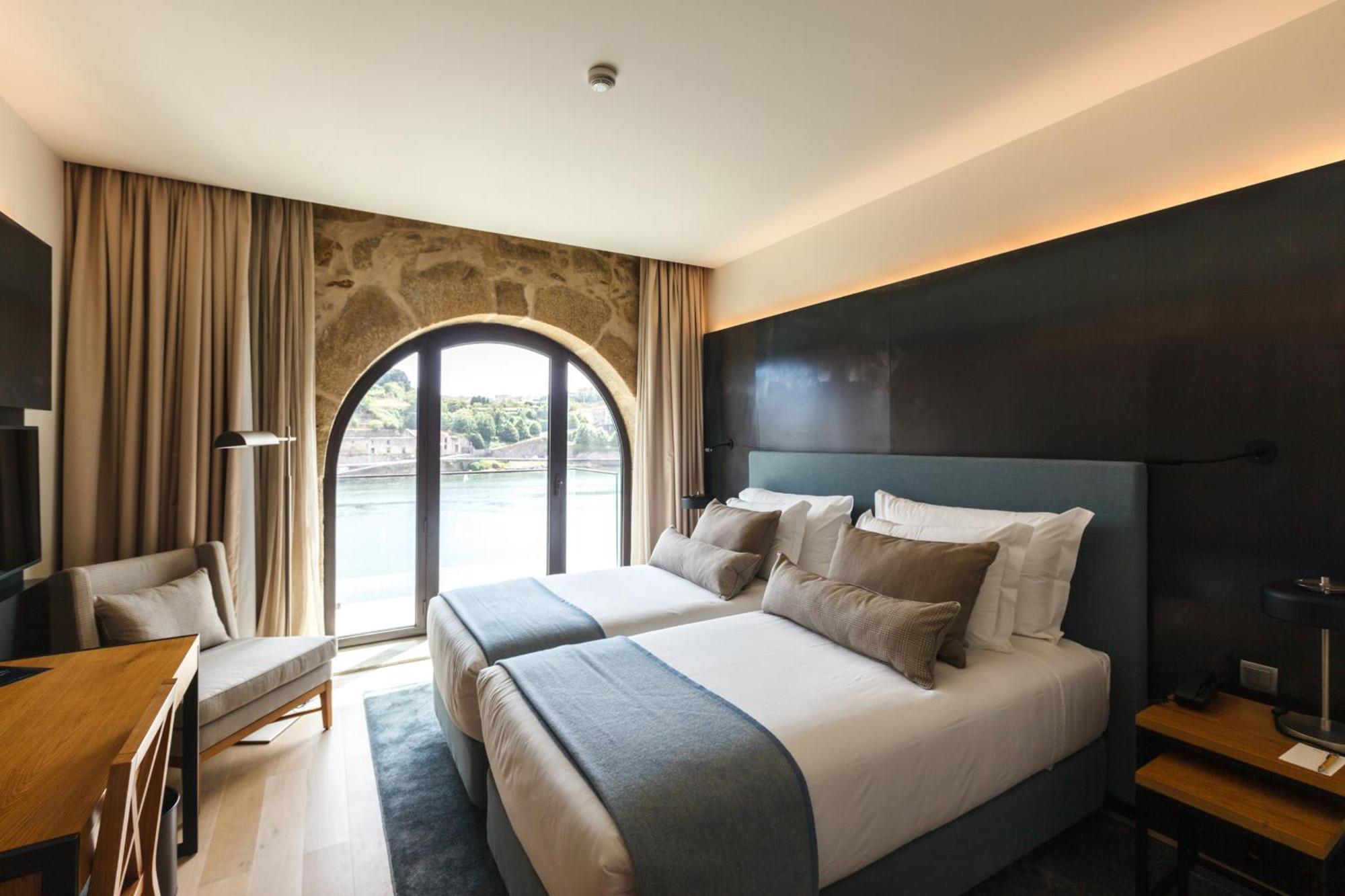 Neya Porto