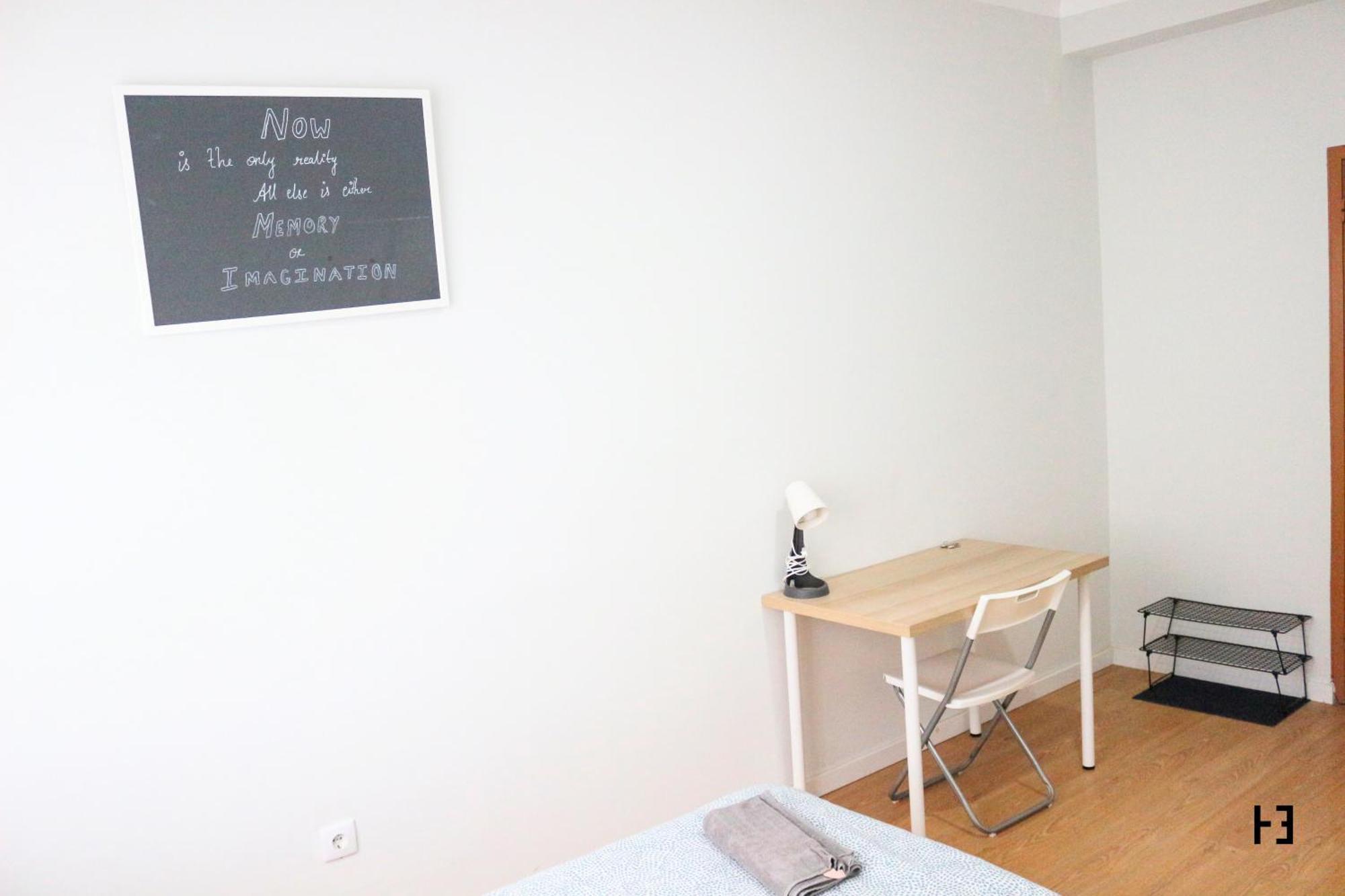 Homestay Habitacao Essencial - Away From Porto