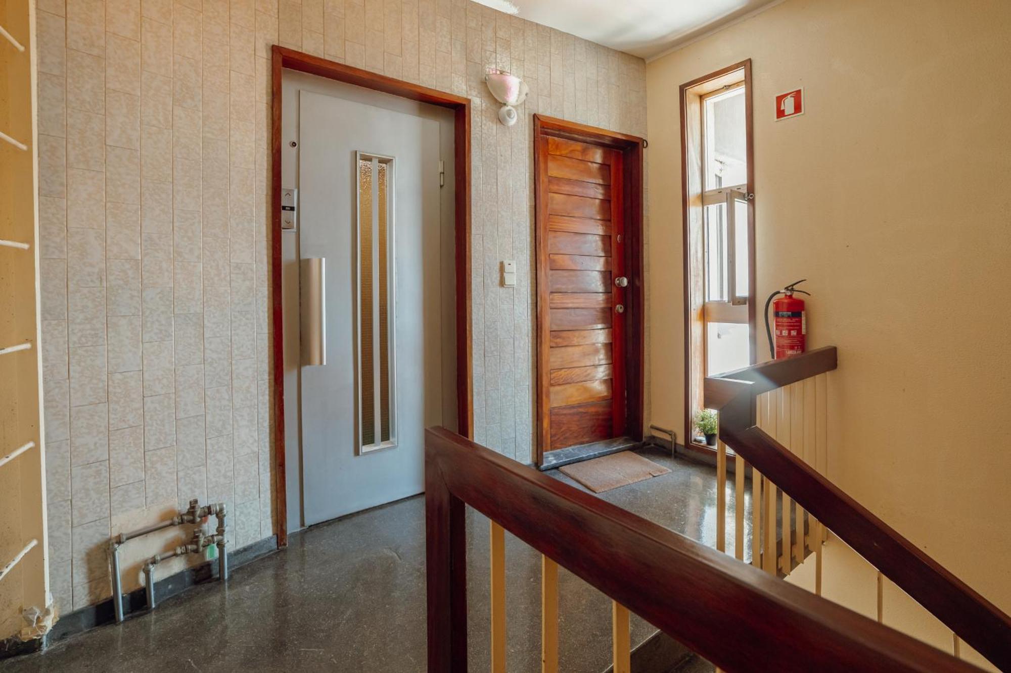 Downtown Classic With Terrace By Vacationy Apartment