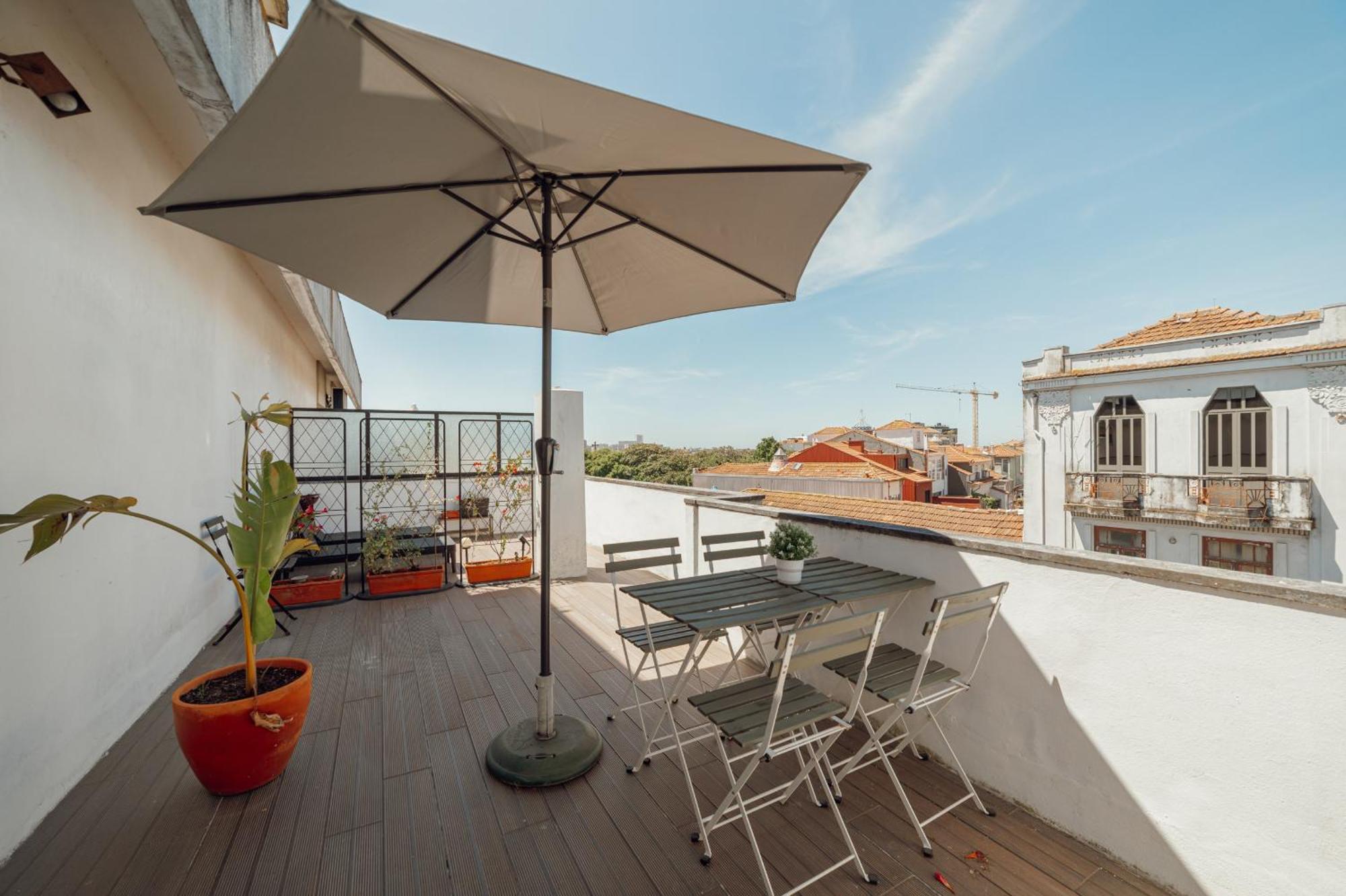 Downtown Classic With Terrace By Vacationy Apartment