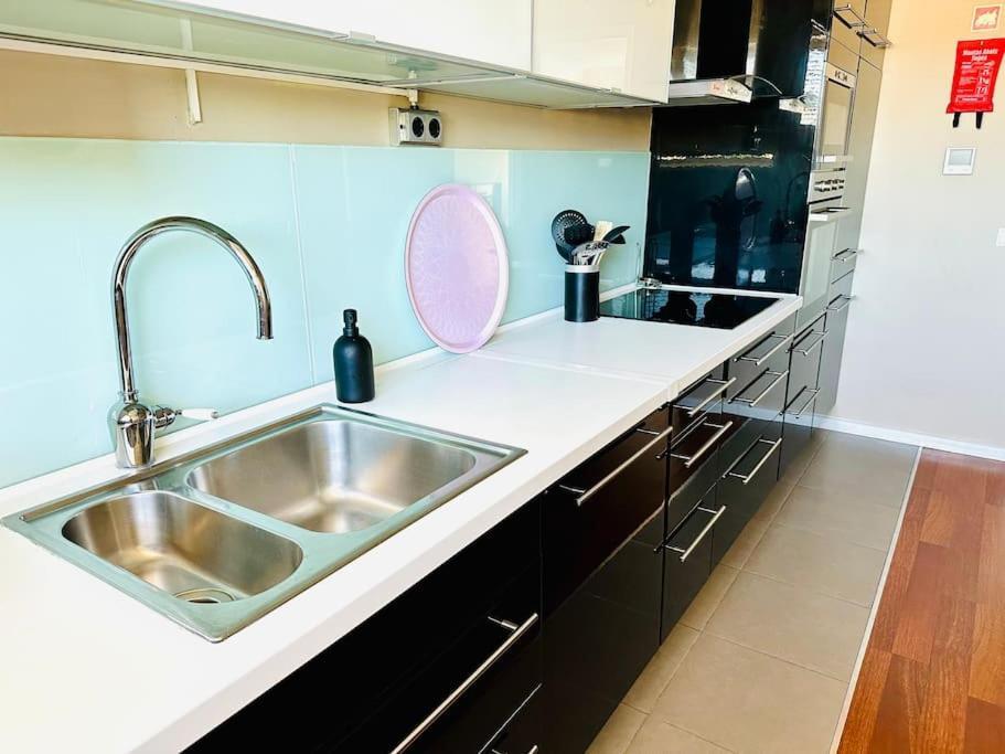 Appartement Renovado Com Ac, 2 Wc Completos, Terraco E Garagem
