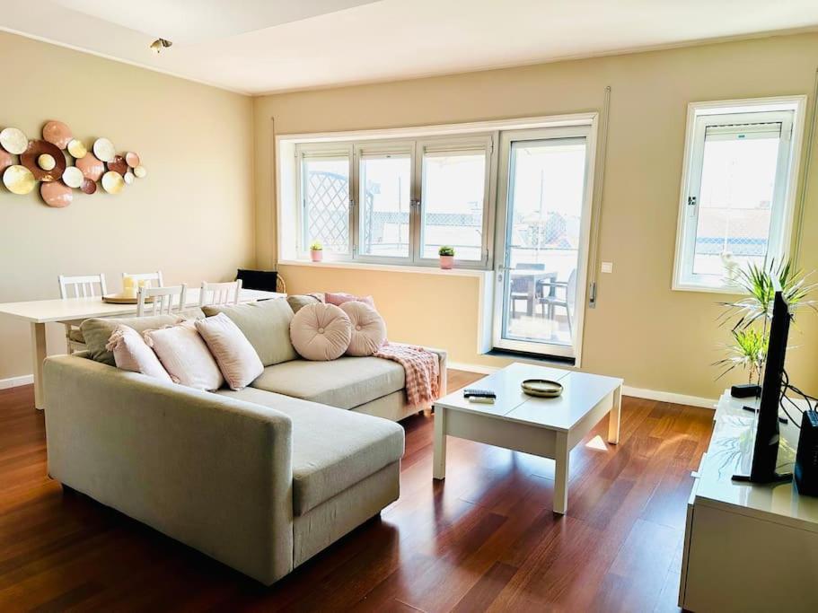 Appartement Renovado Com Ac, 2 Wc Completos, Terraco E Garagem Porto