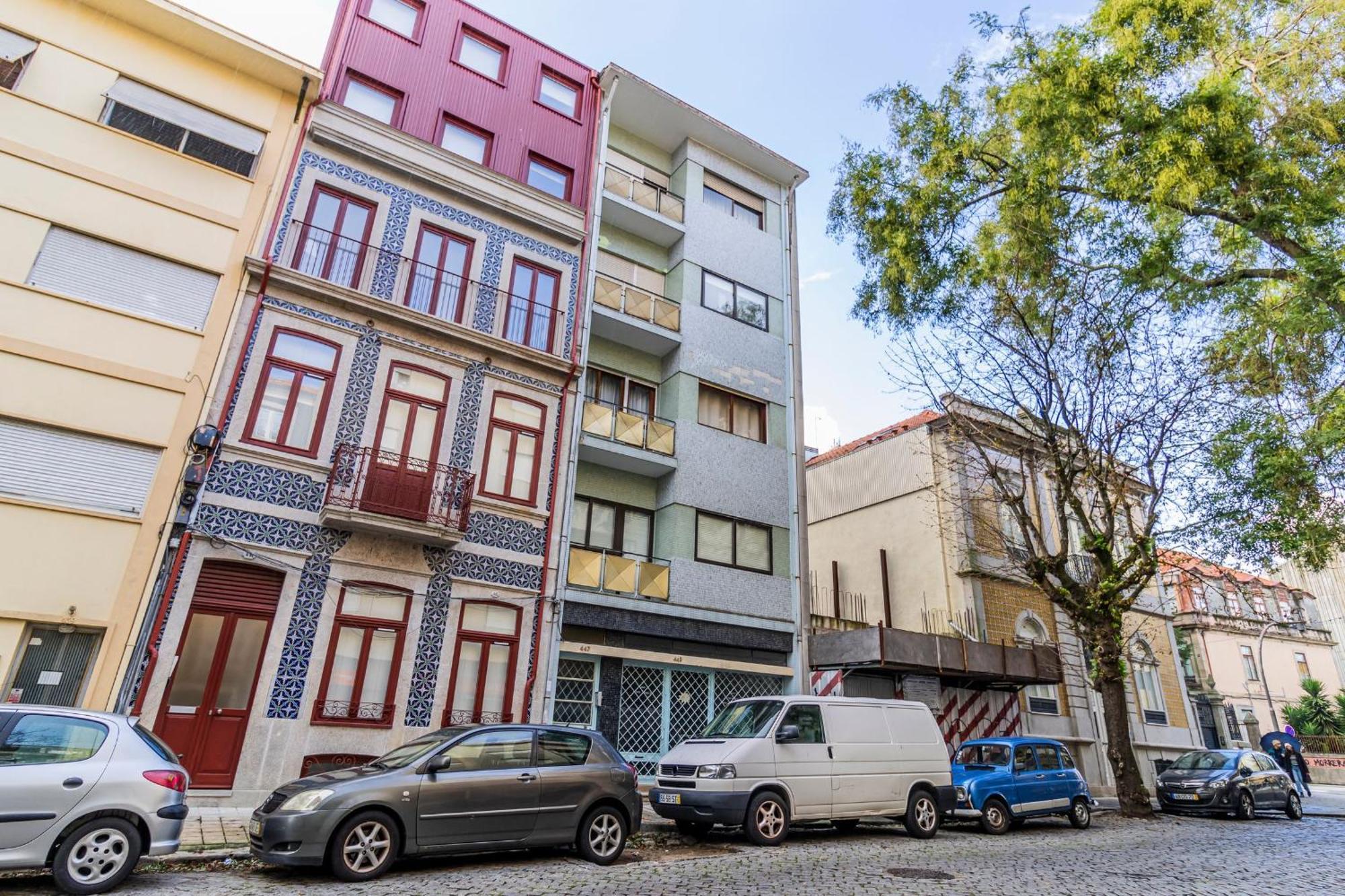 Bright Bonfim Flat W/ Balcony By Lovelystay