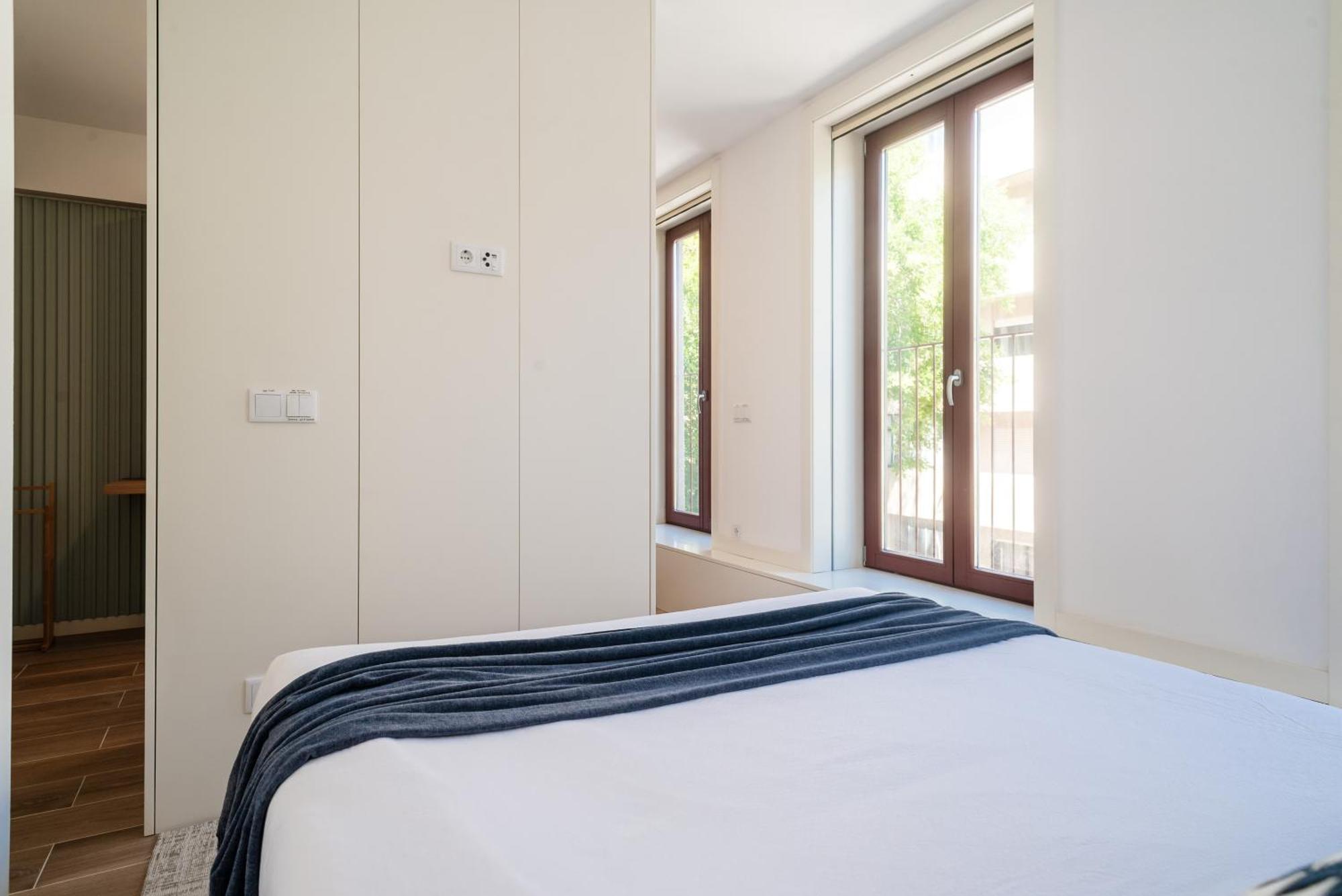 Apartment Bright Bonfim Flat W/ Balcony By Lovelystay