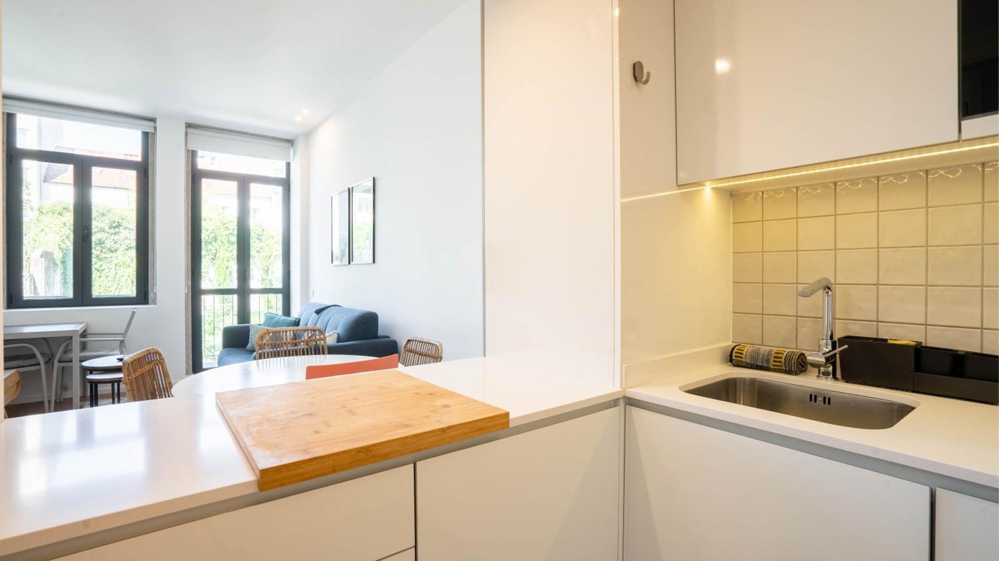 Apartment Retreat W Free Parking By Lovelystay